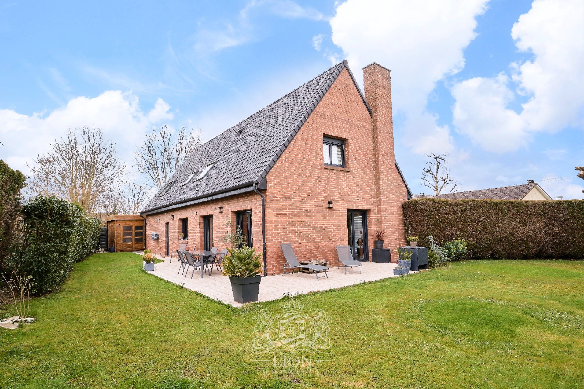 Villa contemporaine 4 5 chambres garage carport  Photo 2 - Le Lion Immobilier