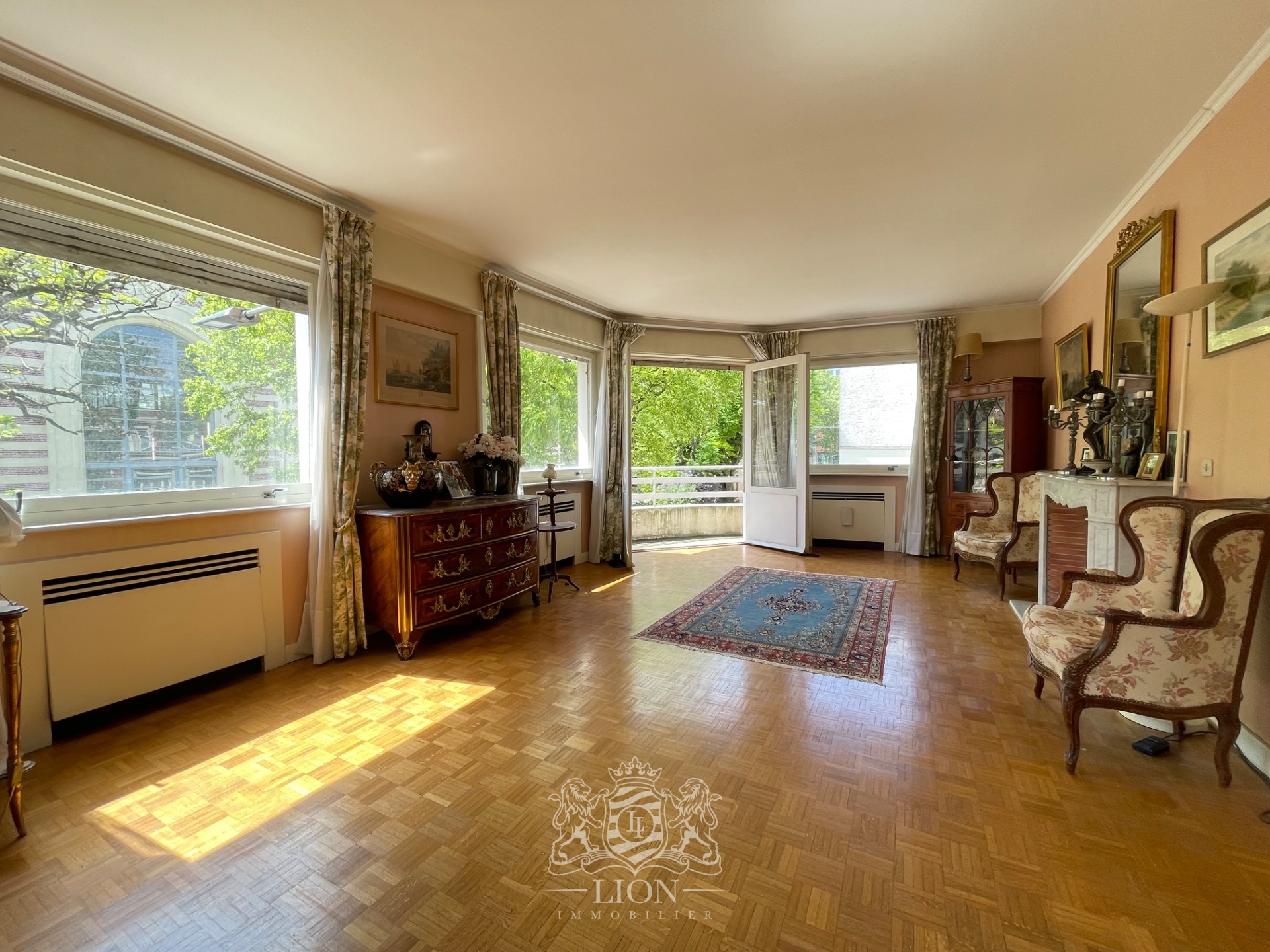Appartement en face du palais rameau avec garages Photo 2 - Le Lion Immobilier