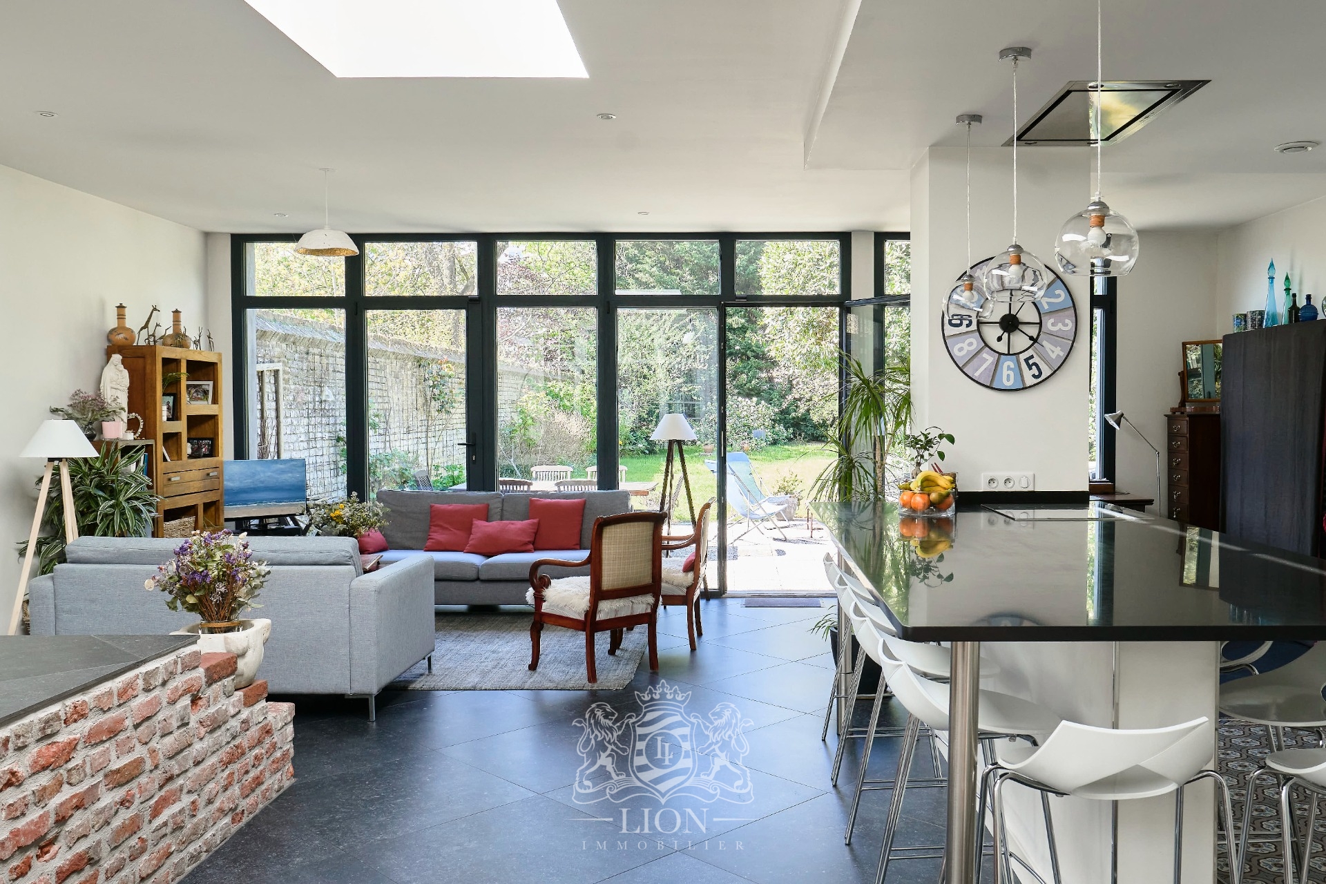 Superbe maison de famille avec jardin proche tramway Photo 3 - Le Lion Immobilier Superbe maison de famille avec jardin proche tramway Photo 3 - Le Lion Immobilier