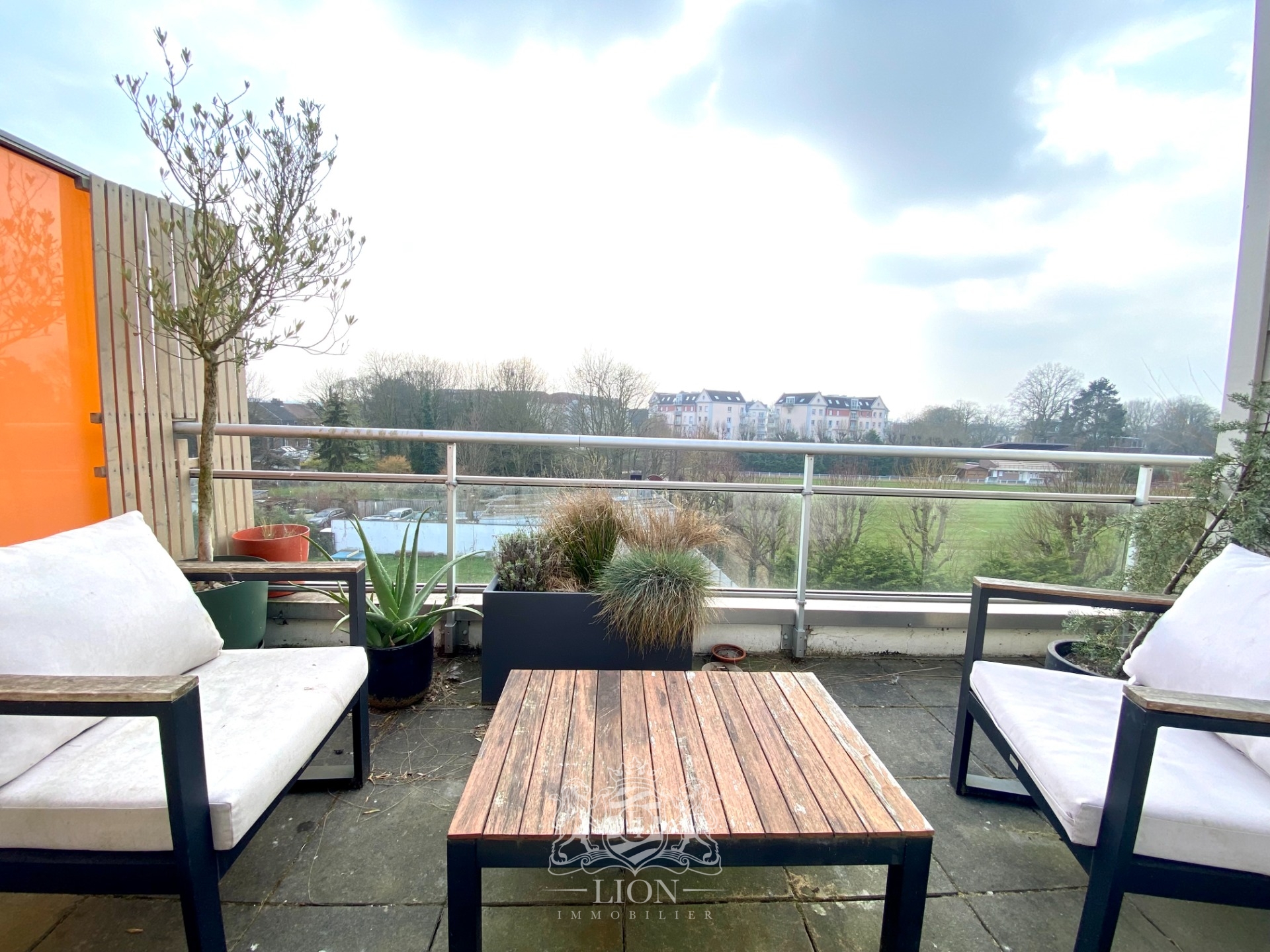 Tres beau t2 dernier etage avec terrasse et parking Photo 2 - Le Lion Immobilier