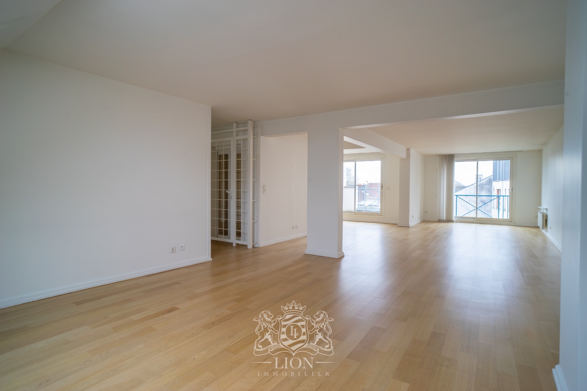 Appartement 3 ou 4 chambres dernier etage terrasse garage  Photo 1 - Le Lion Immobilier