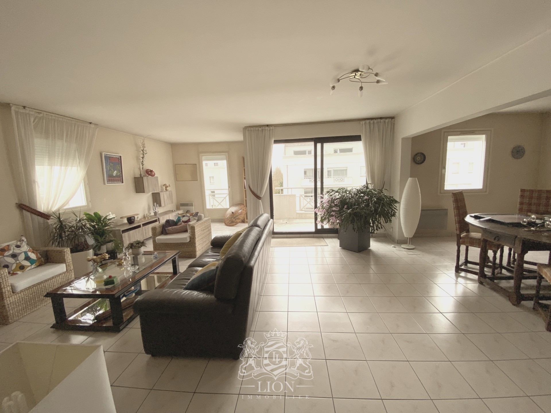 Lille st maur appartement 147 m2 4 chambres garage terrasse Photo 1 - Le Lion Immobilier