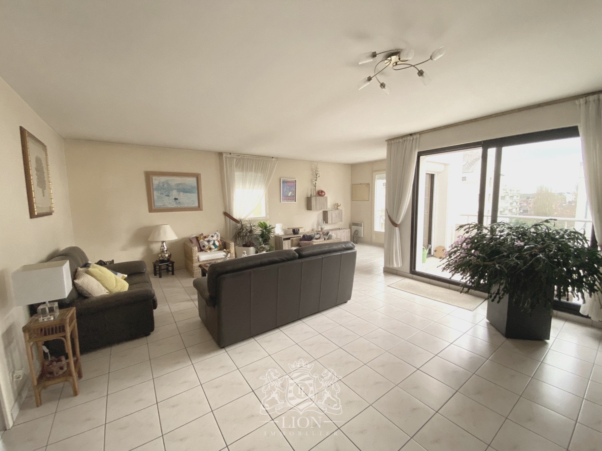 Lille st maur appartement 147 m2 4 chambres garage terrasse Photo 2 - Le Lion Immobilier