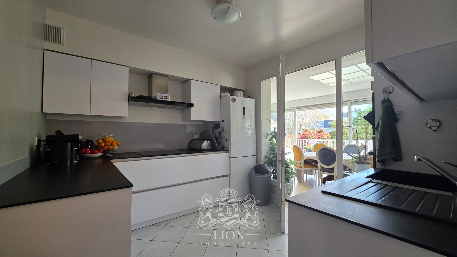 Exclusivite large maison familiale avec grand garage Photo 5 - Le Lion Immobilier