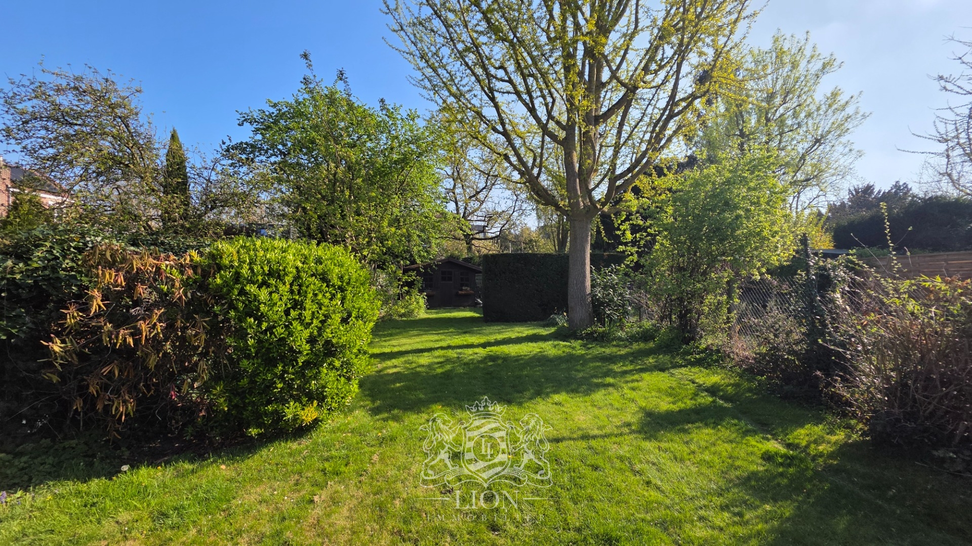 Exclusivite large maison familiale avec grand garage Photo 6 - Le Lion Immobilier