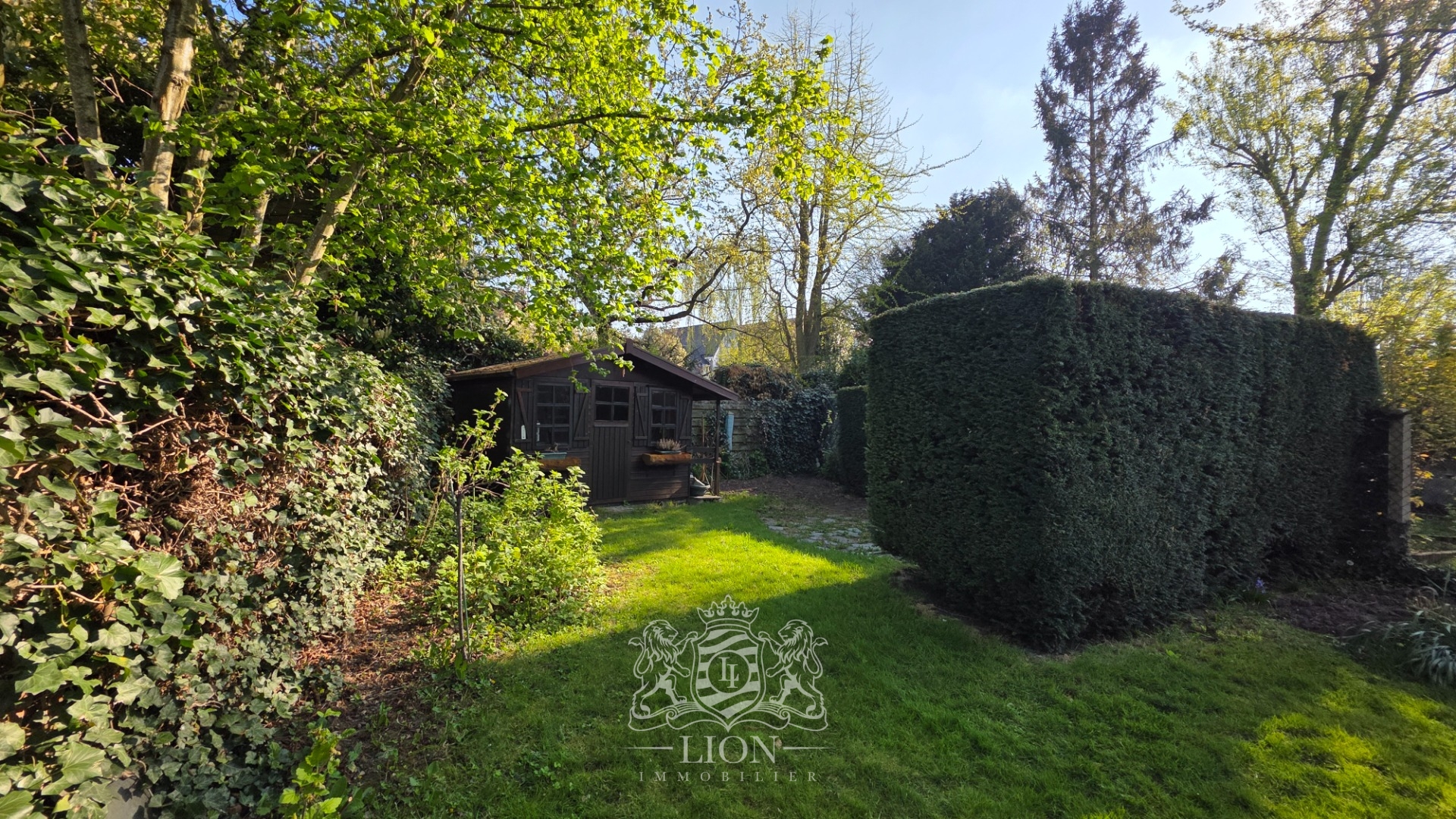 Exclusivite large maison familiale avec grand garage Photo 9 - Le Lion Immobilier