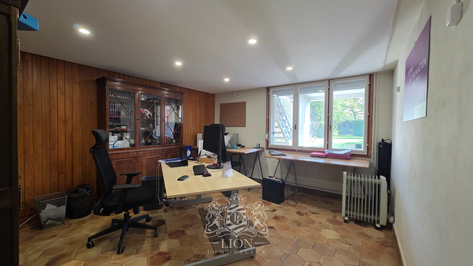 Exclusivite large maison familiale avec grand garage Photo 12 - Le Lion Immobilier