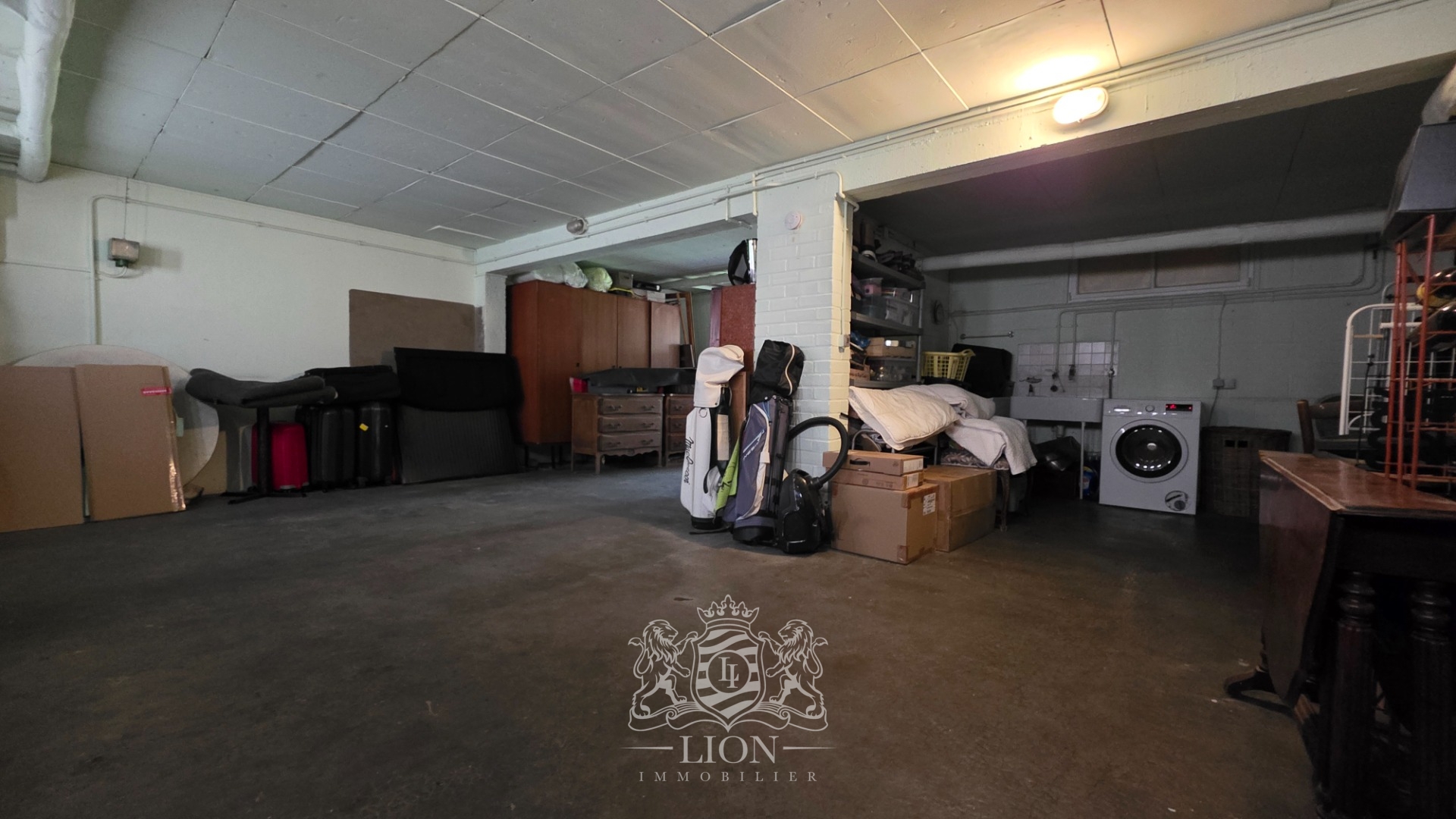 Exclusivite large maison familiale avec grand garage Photo 13 - Le Lion Immobilier