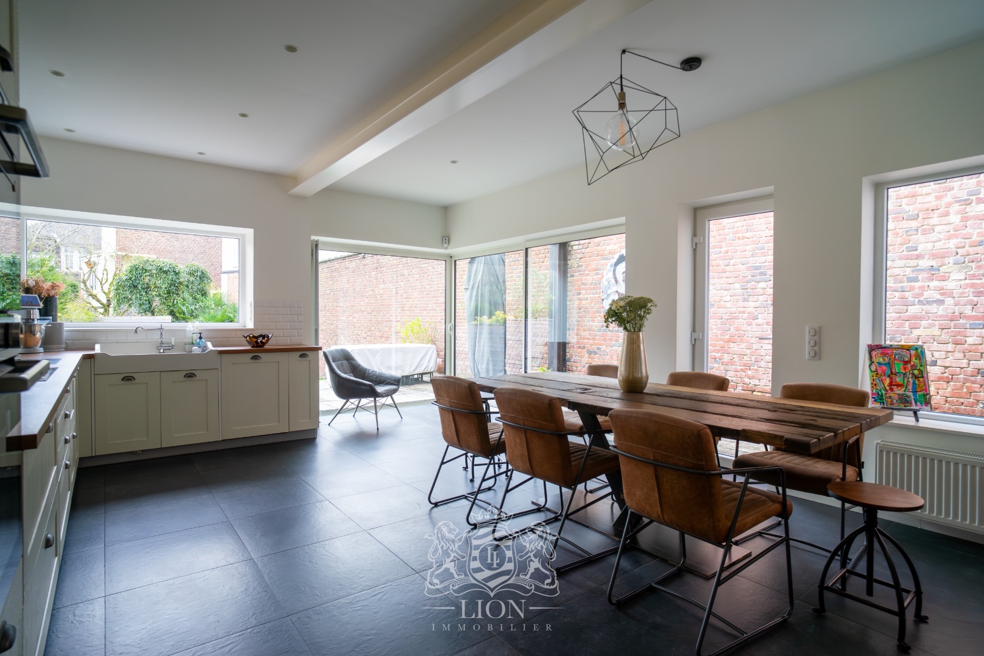 Magnifique maison de caractere avec jardin et parking Photo 2 - Le Lion Immobilier Magnifique maison de caractere avec jardin et parking Photo 2 - Le Lion Immobilier