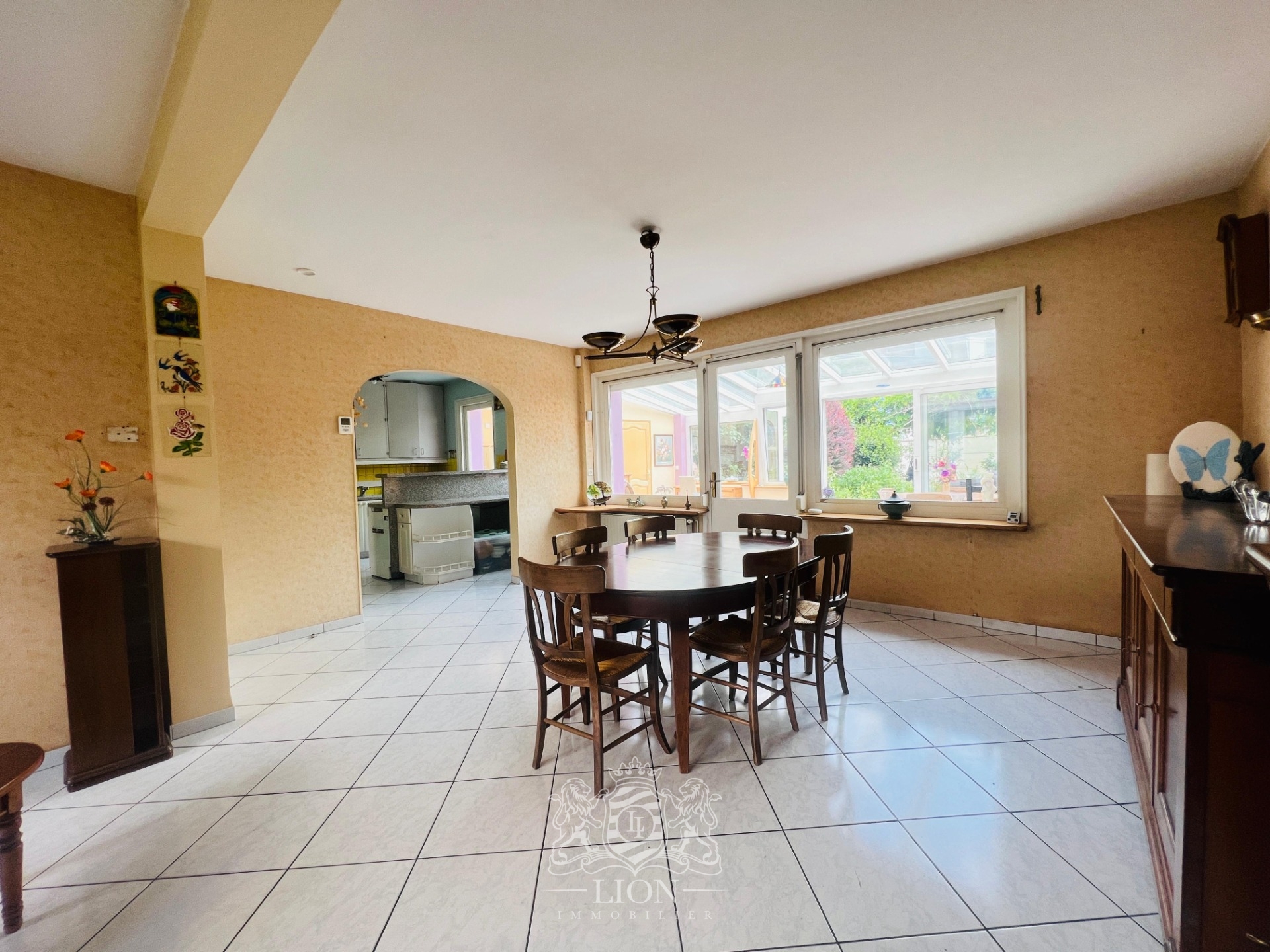 Grande maison semi individuelle avec garage Photo 4 - Le Lion Immobilier