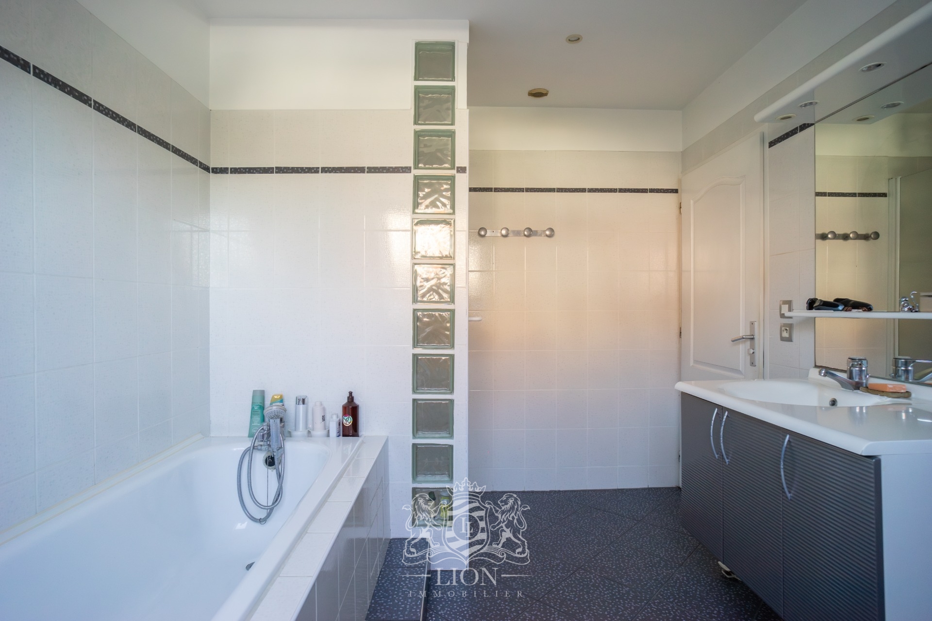Individuelle trois chambres jardin et garage Photo 9 - Le Lion Immobilier