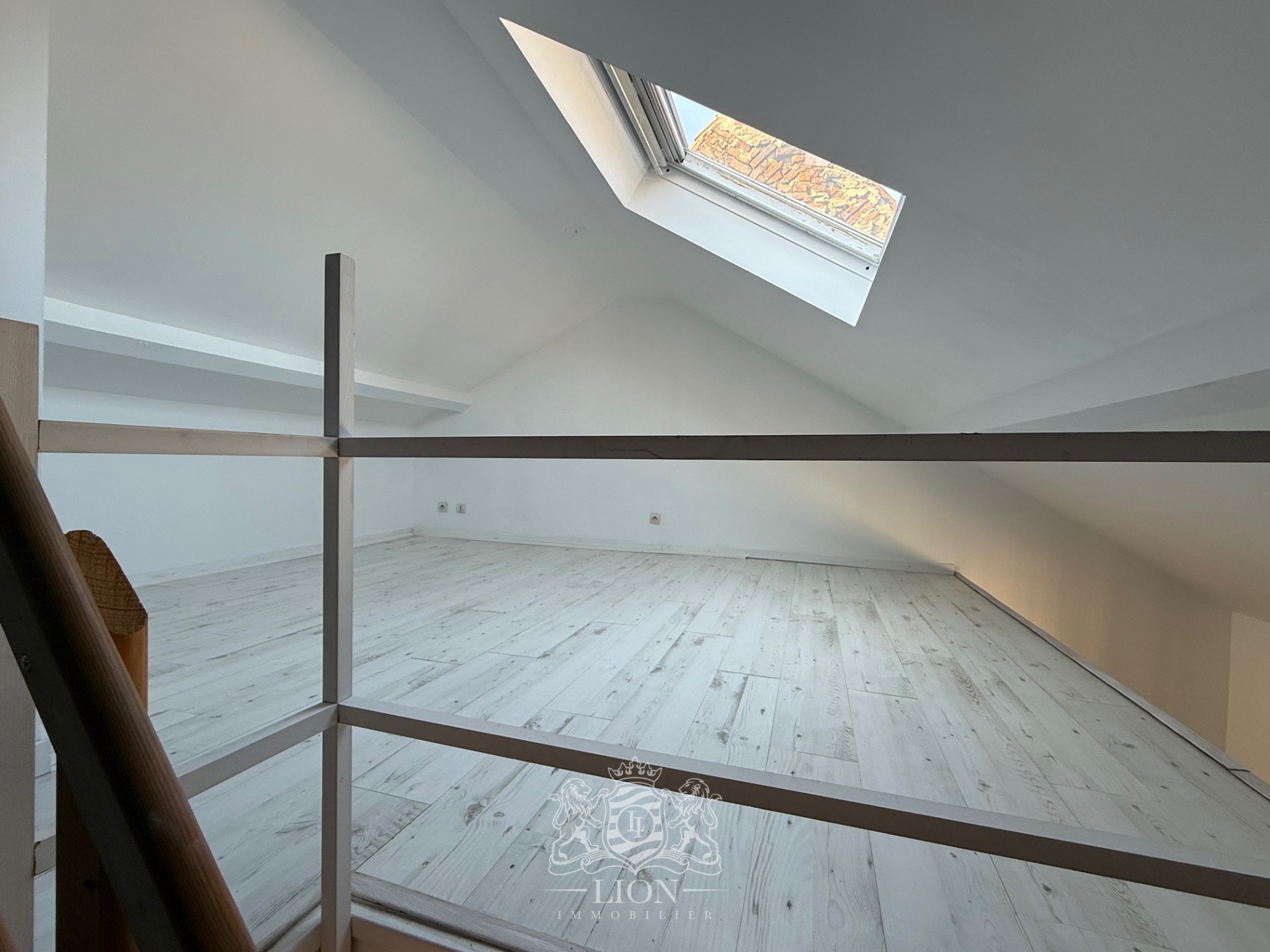 Aozp vieux lille t1 bis avec mezzanine Photo 5 - Le Lion Immobilier