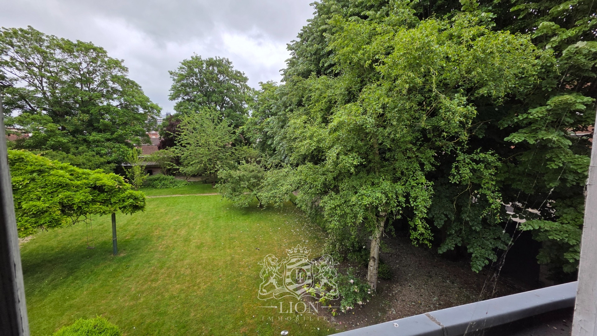 Unique  longere de ville sur 1600m de terrain Photo 10 - Le Lion Immobilier