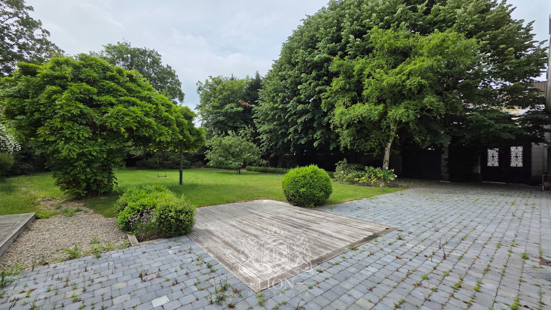 Unique  longere de ville sur 1600m de terrain Photo 11 - Le Lion Immobilier