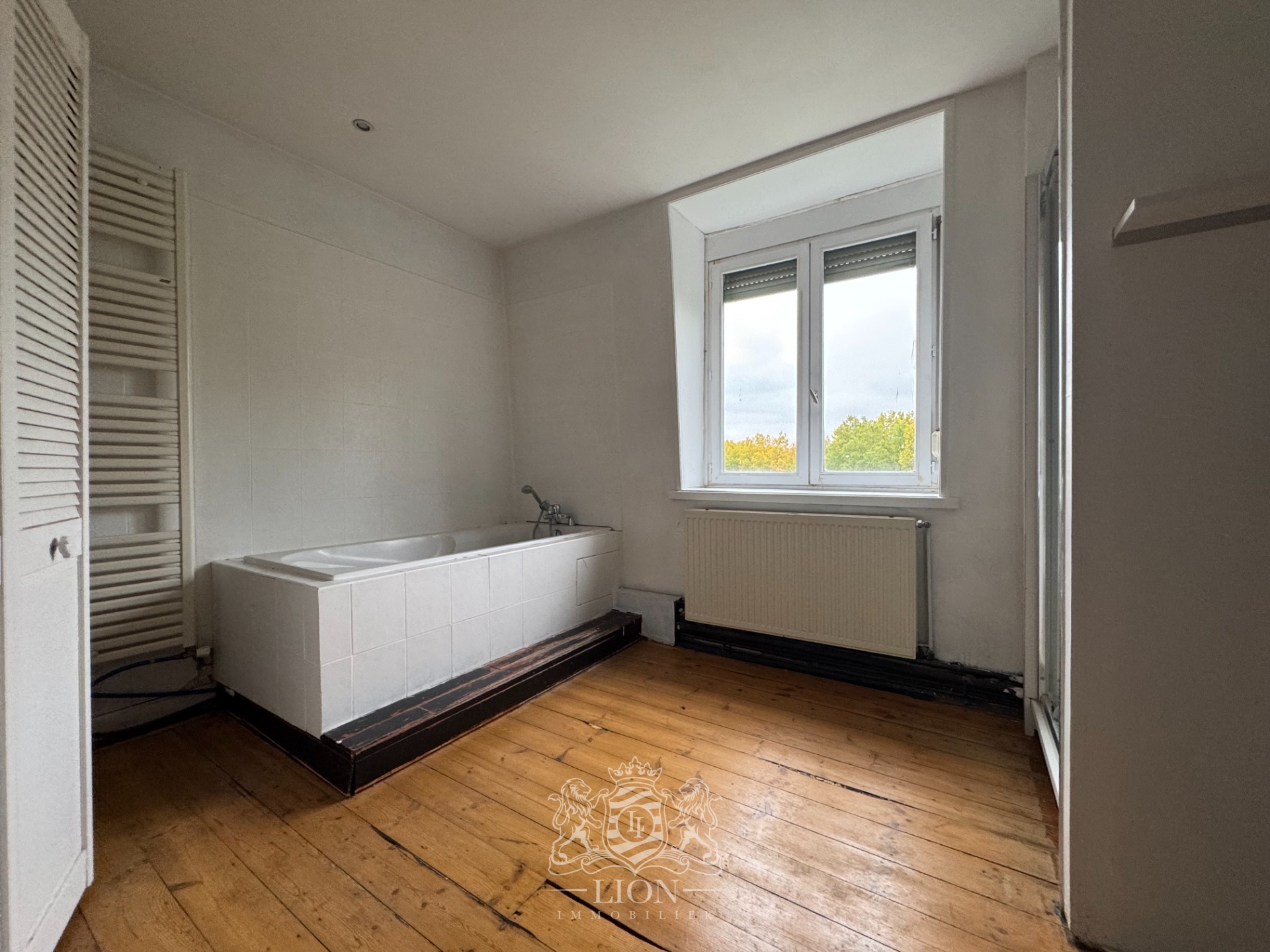 Maison de caractere avec jardin et double garage 12 pieces Photo 12 - Le Lion Immobilier Maison de caractere avec jardin et double garage 12 pieces Photo 12 - Le Lion Immobilier