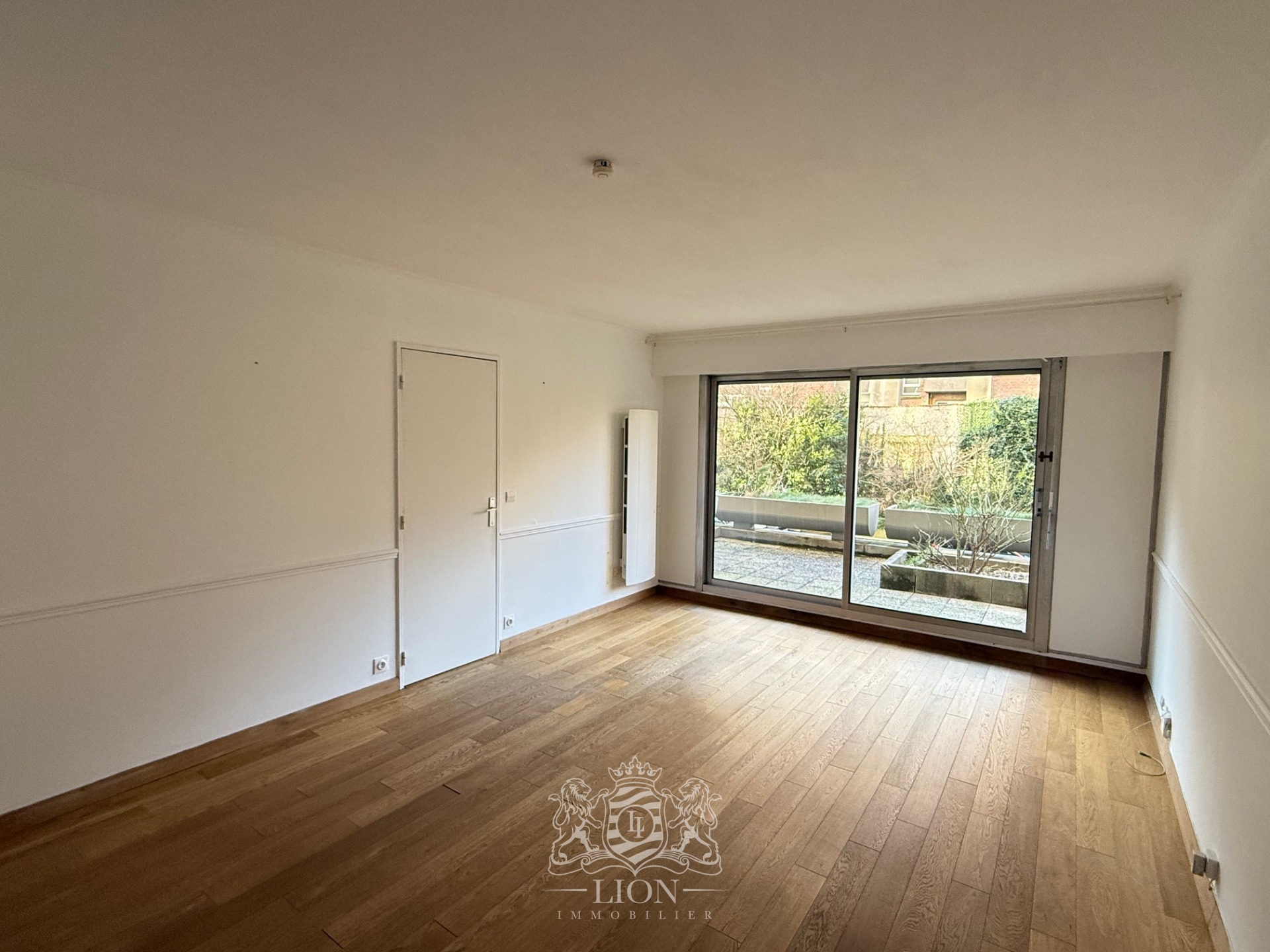 Apjy lille centre t2 non meuble avec terrasse et parking Photo 2 - Le Lion Immobilier