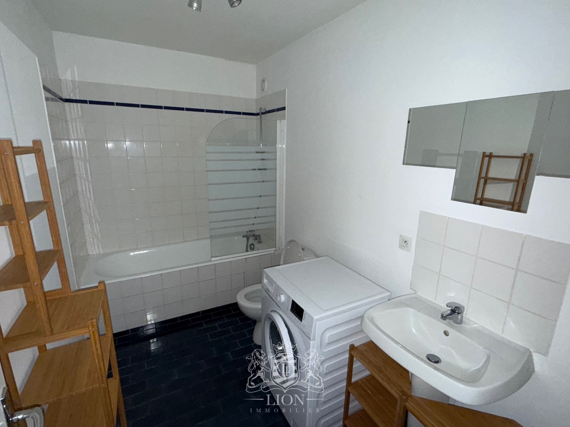 Apjy lille centre t2 non meuble avec terrasse et parking Photo 8 - Le Lion Immobilier
