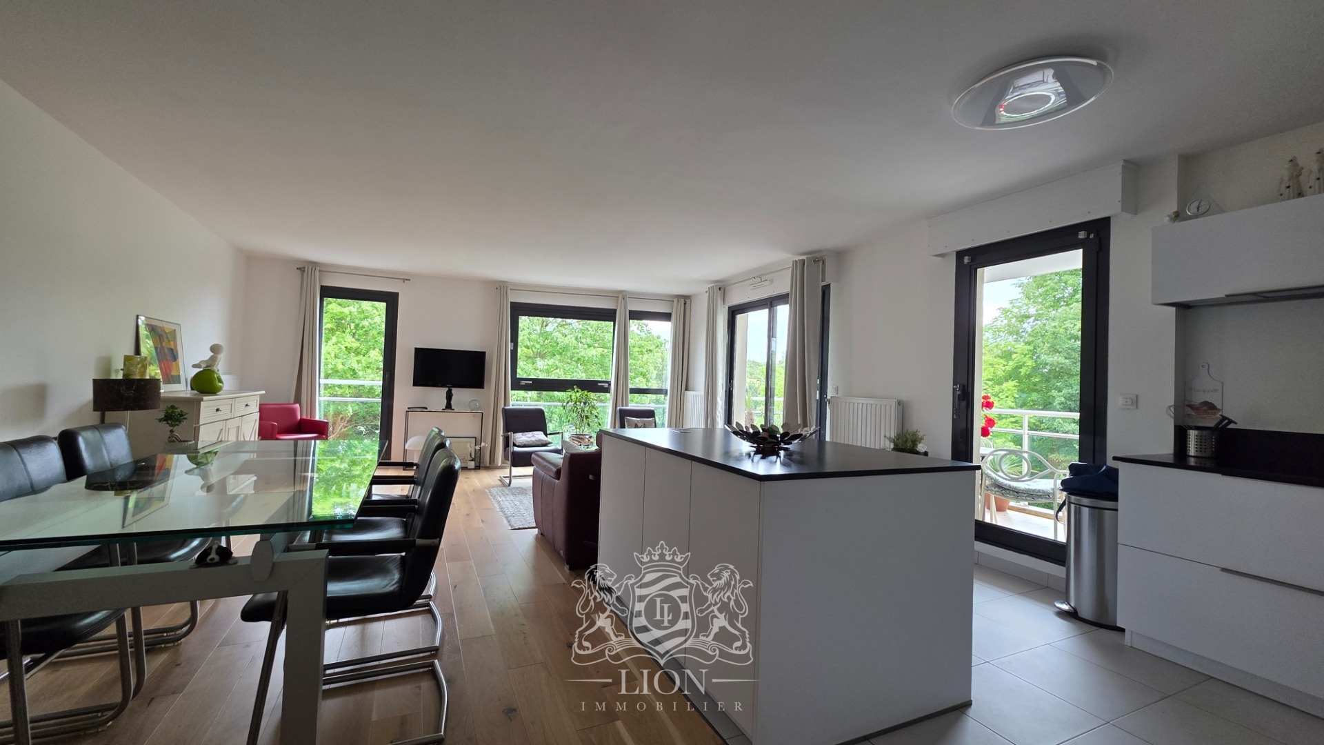 Grand t4 en bord de deule avec terrasse et garage Photo 10 - Le Lion Immobilier