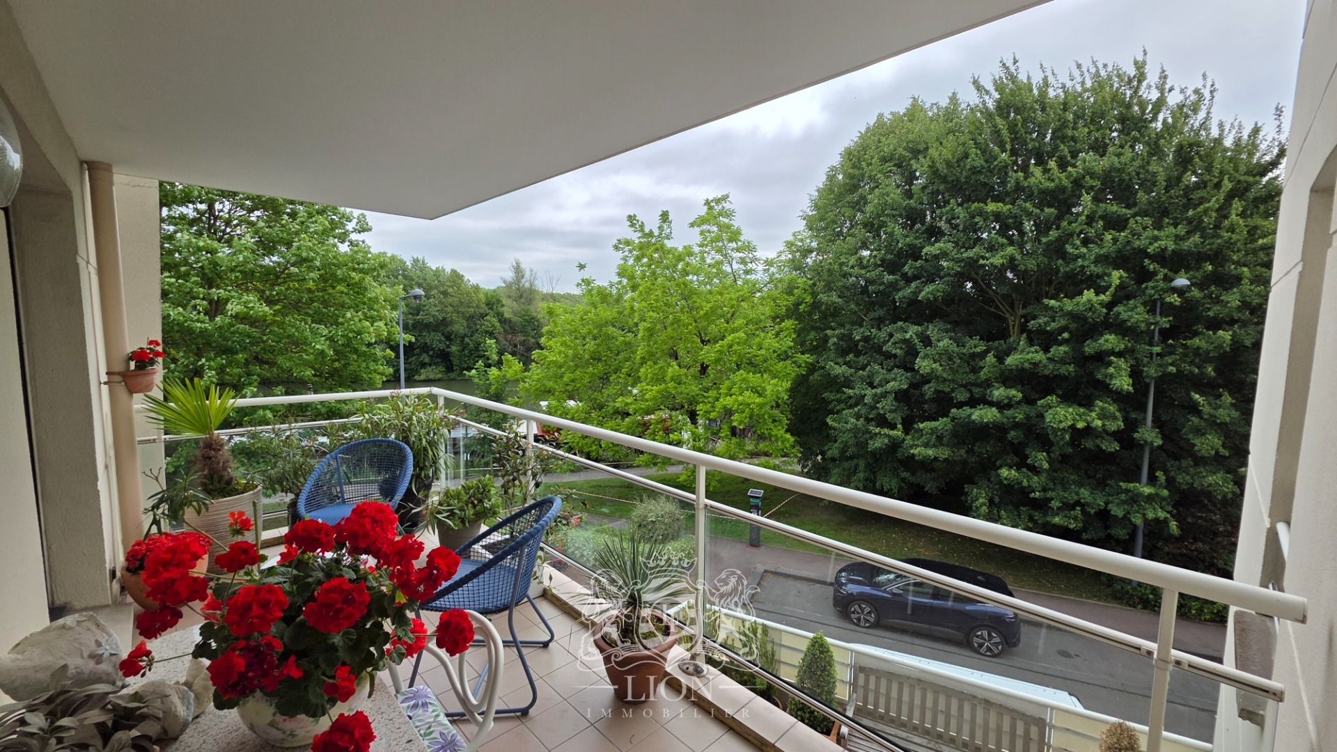 Grand t4 en bord de deule avec terrasse et garage Photo 15 - Le Lion Immobilier