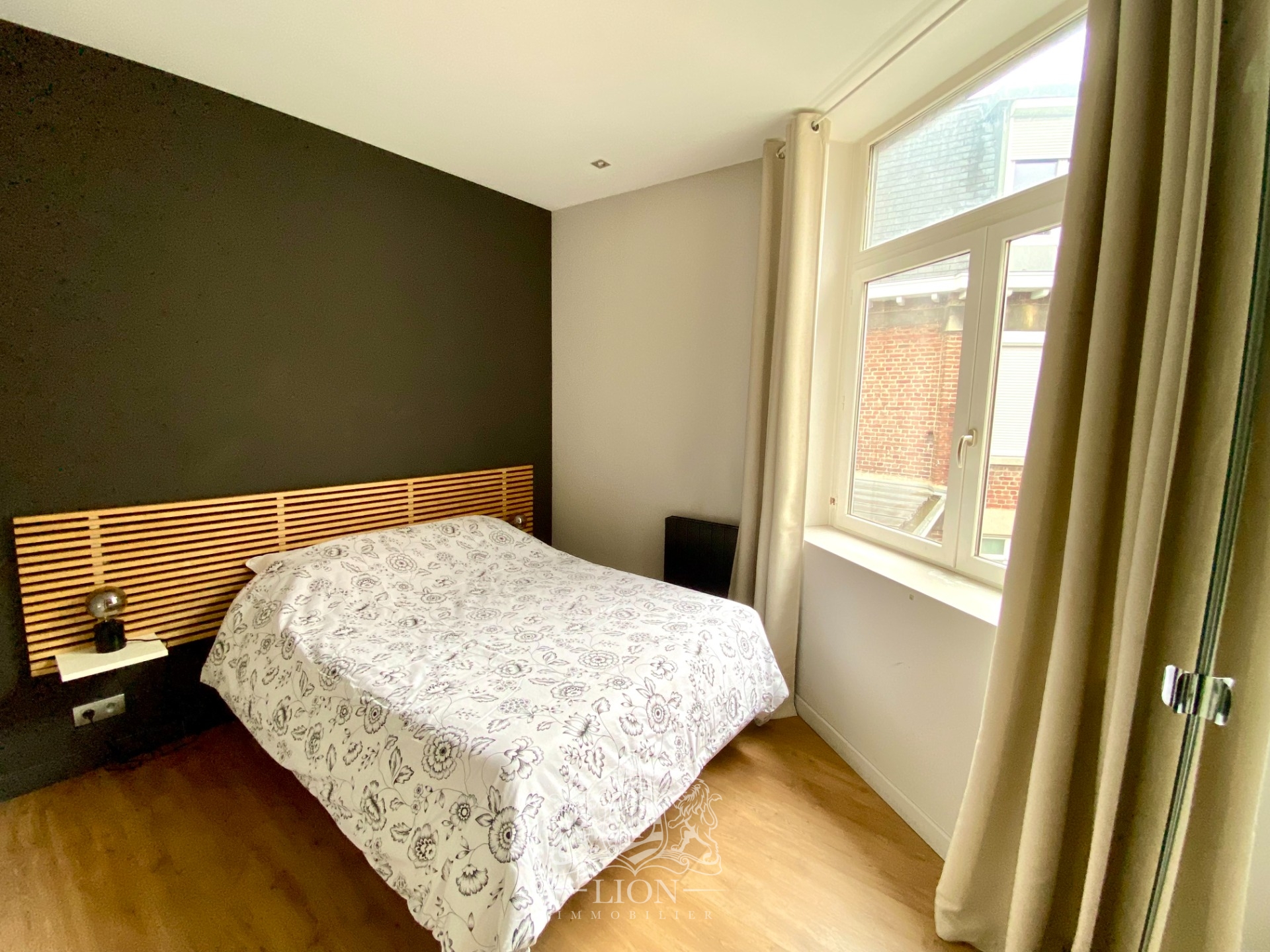 T2 coup de coeur proche grand place et gares vendu meuble  Photo 5 - Le Lion Immobilier