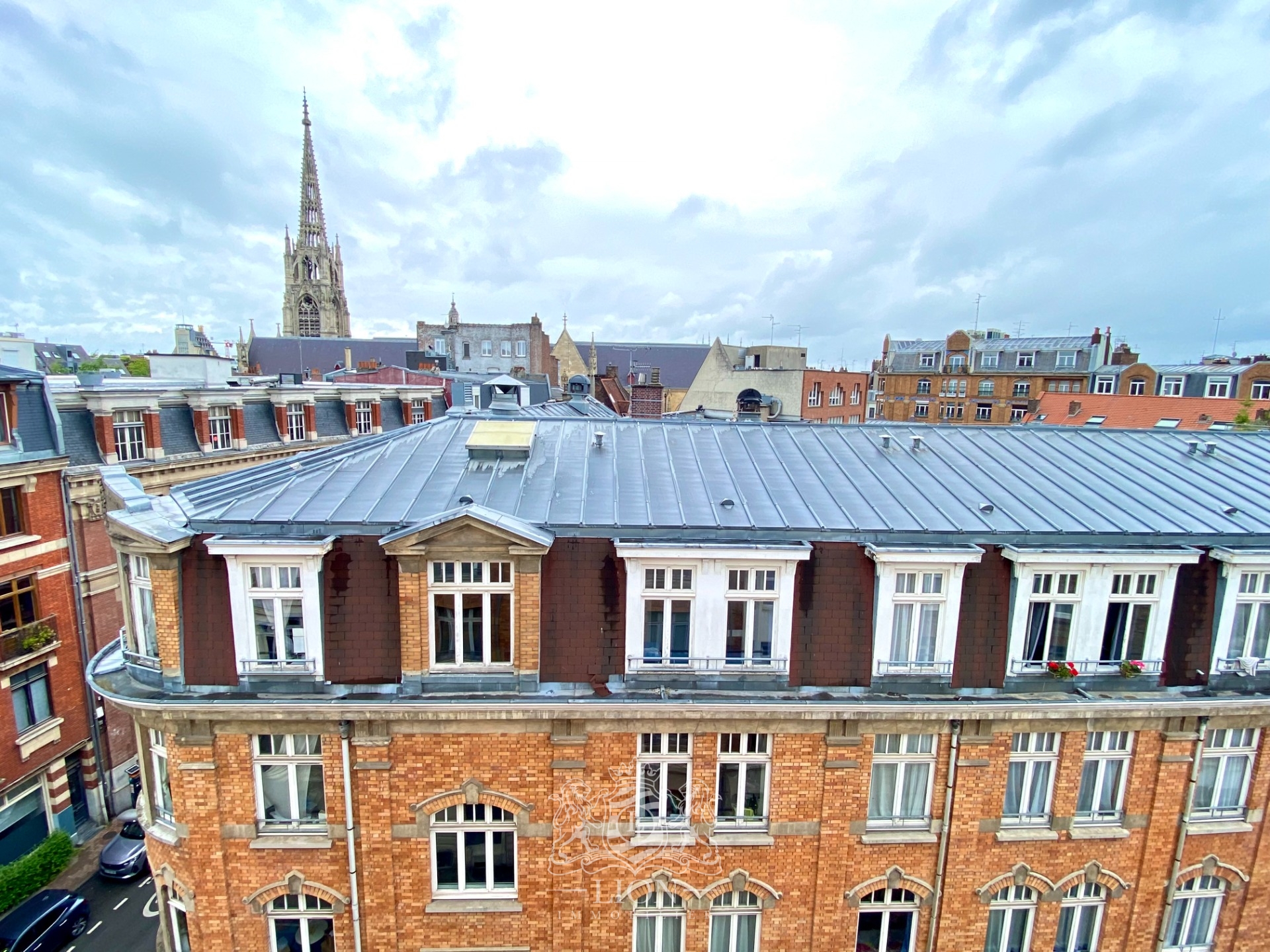 T2 coup de coeur proche grand place et gares vendu meuble  Photo 9 - Le Lion Immobilier