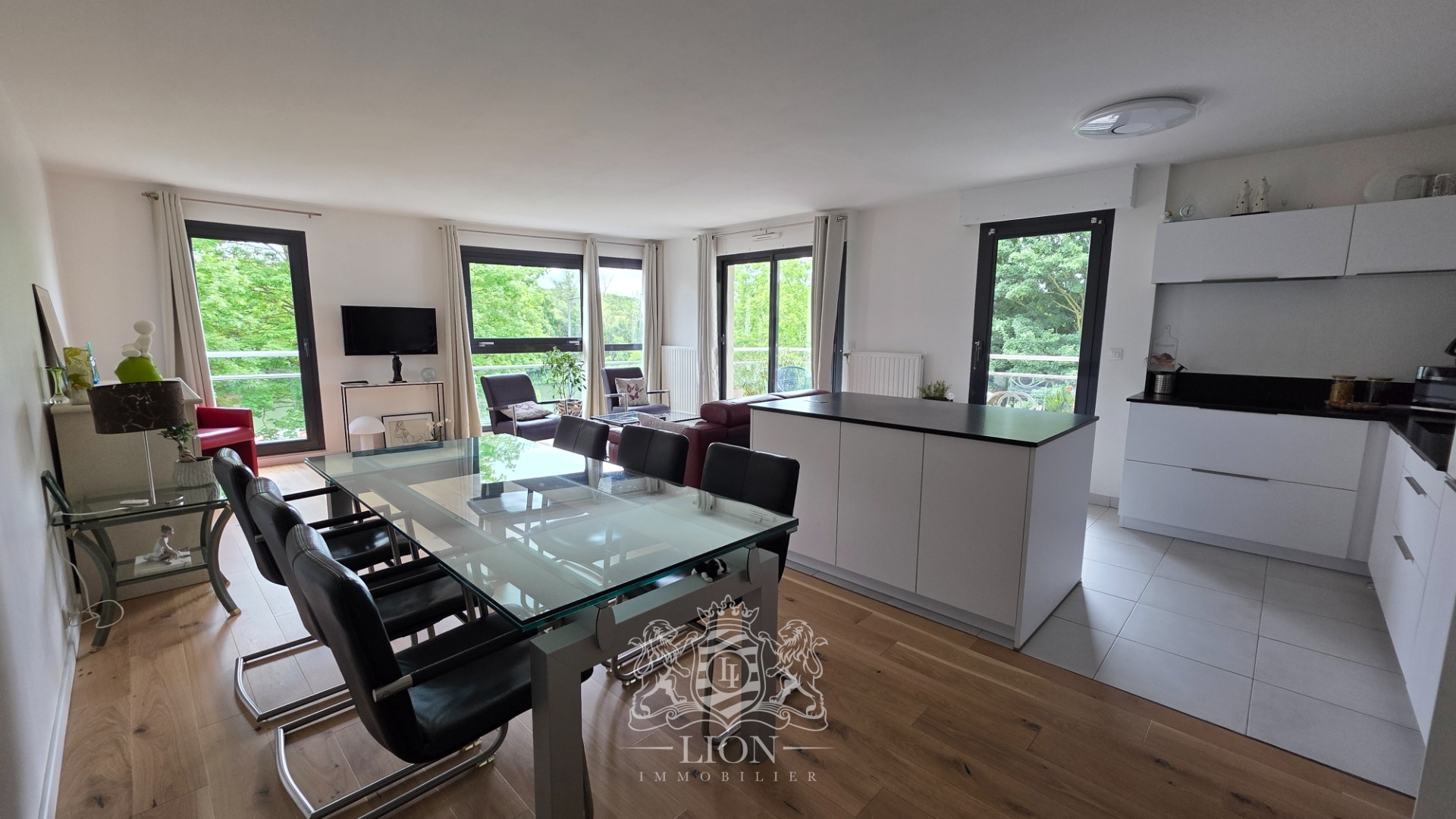 Grand t4 en bord de deule avec terrasse et garage Photo 11 - Le Lion Immobilier