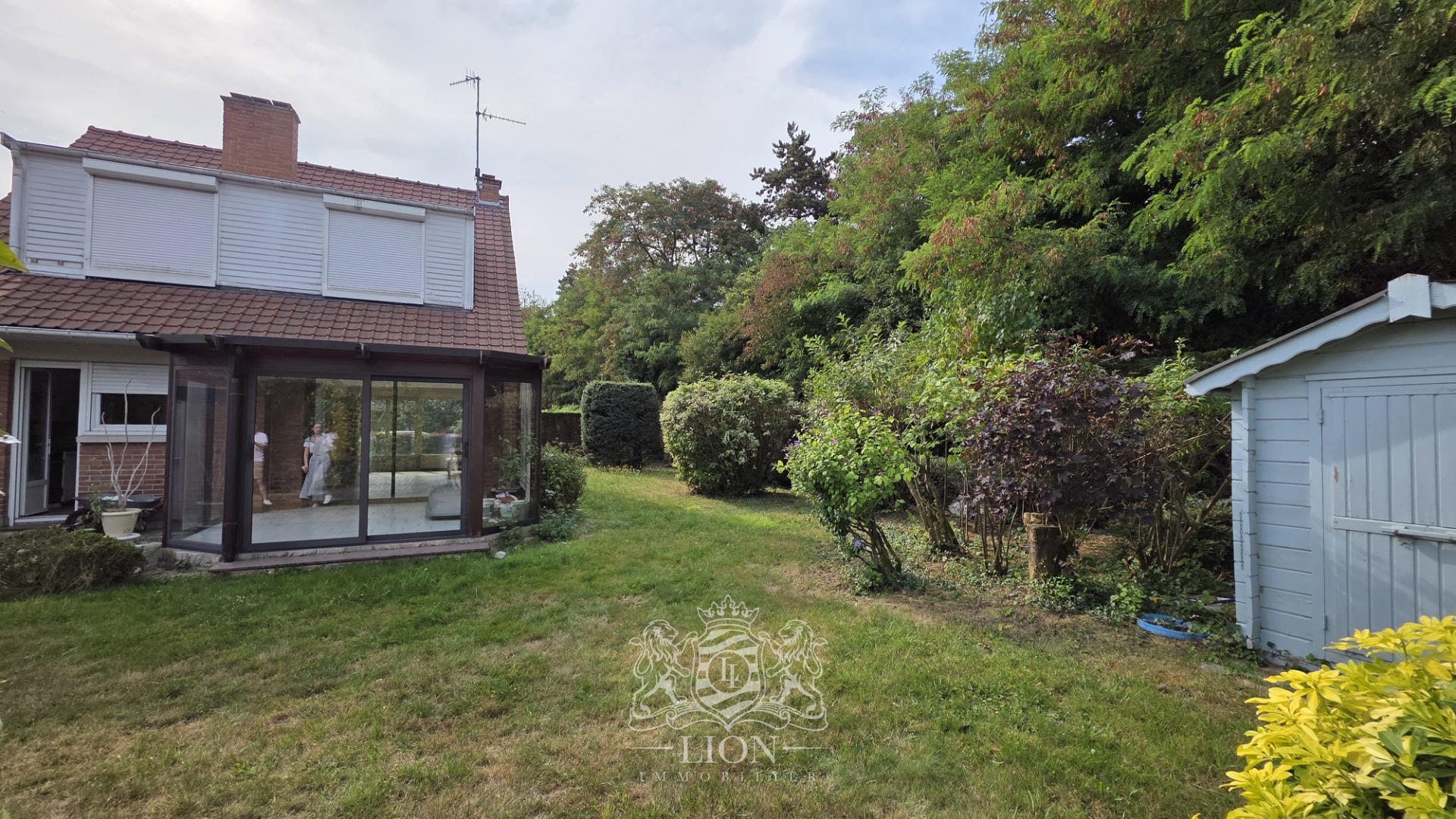 Maison  travaux individuelle avec grand terrain et garage Photo 1 - Le Lion Immobilier