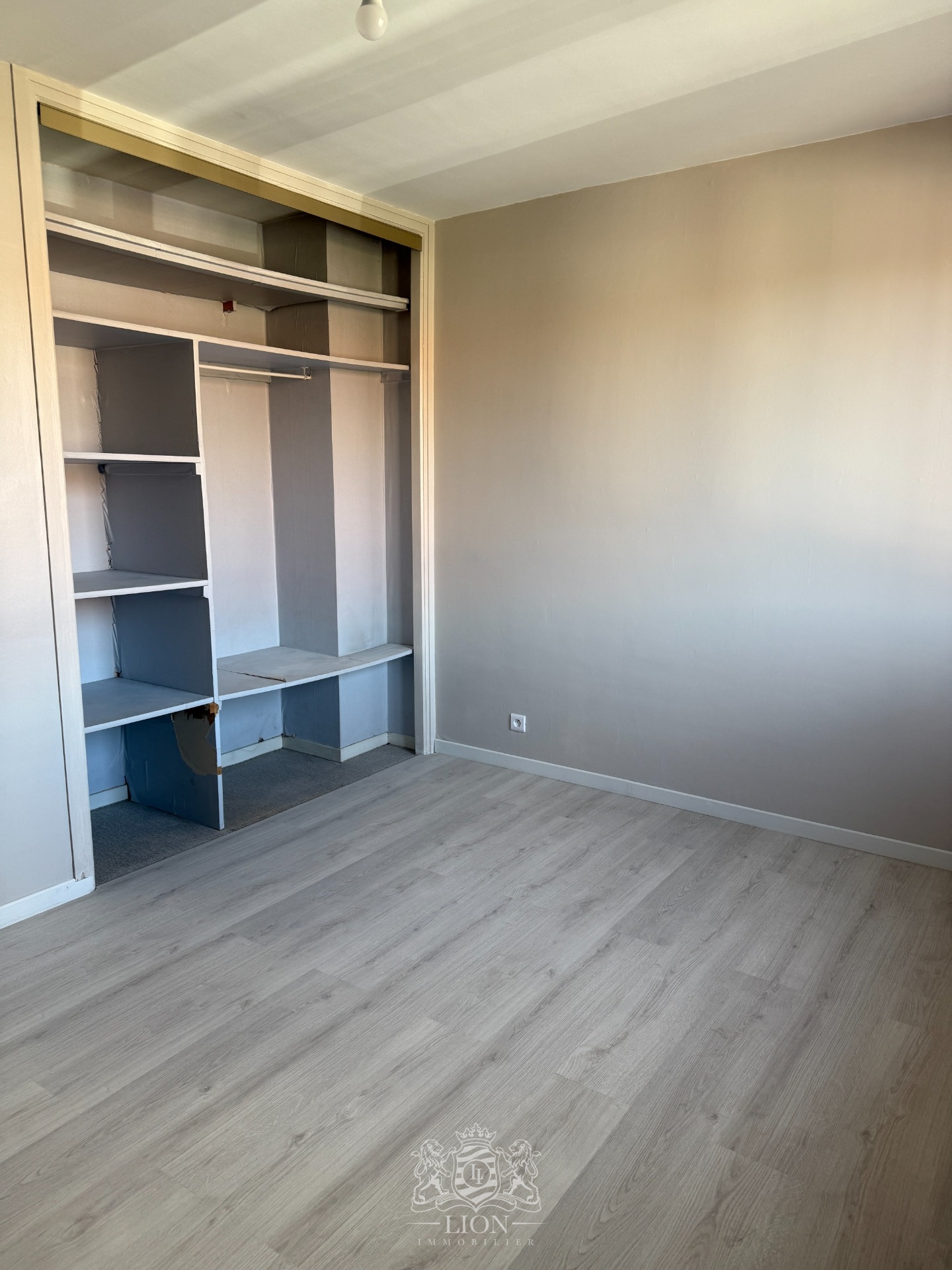 Maison secteur top trois chambres mitoyenne par le garage  Photo 8 - Le Lion Immobilier