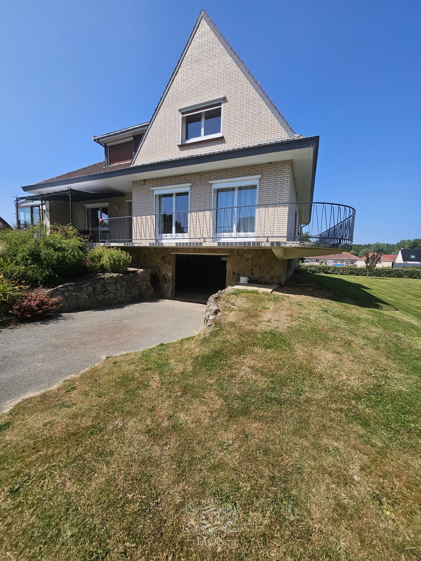 Grande maison familial 20 minutes de montreuil Photo 2 - Le Lion Immobilier Grande maison familial 20 minutes de montreuil Photo 2 - Le Lion Immobilier