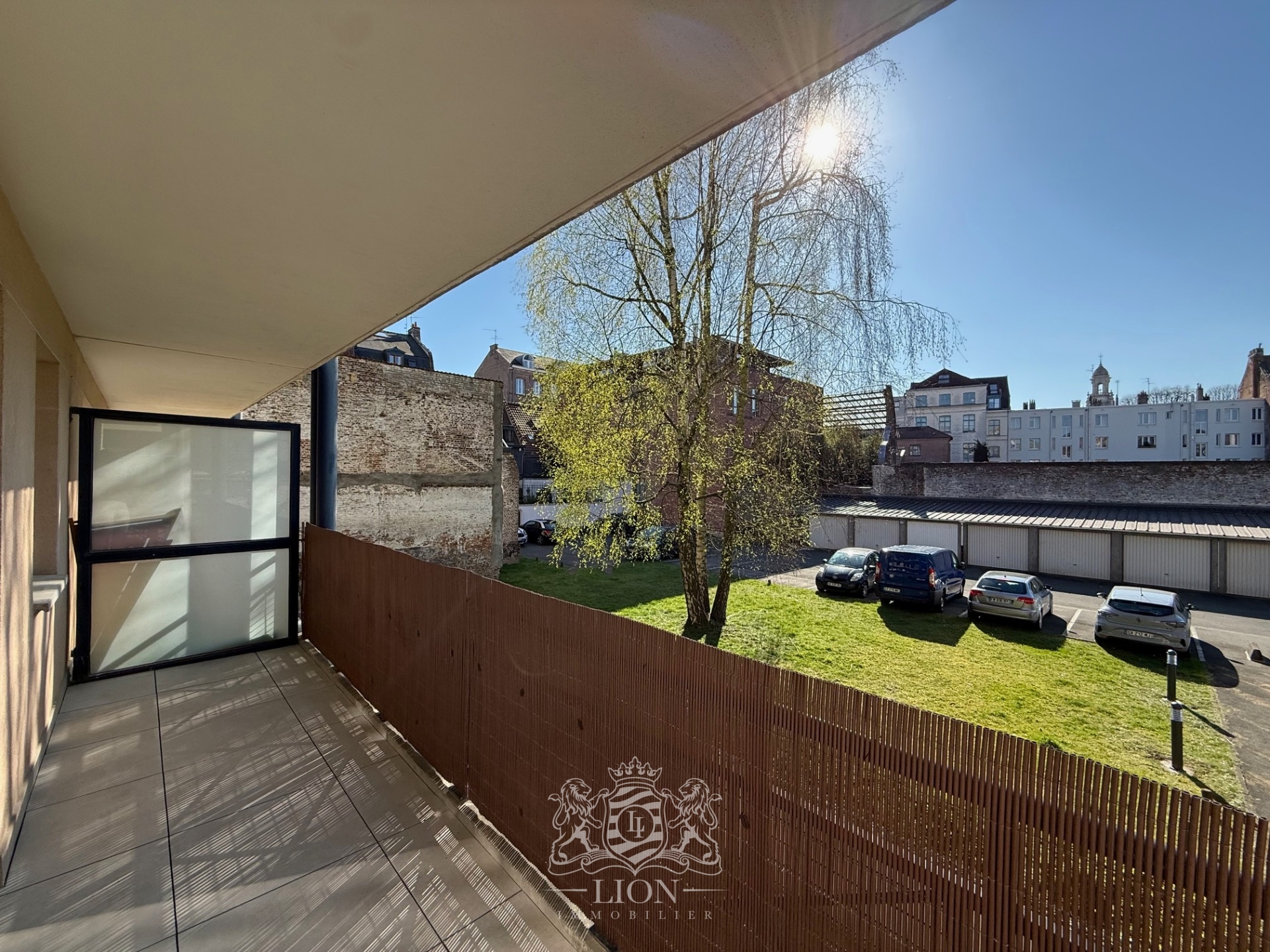 Aqtk vieux lille t1 bis meuble avec terrasse et parking Photo 6 - Le Lion Immobilier