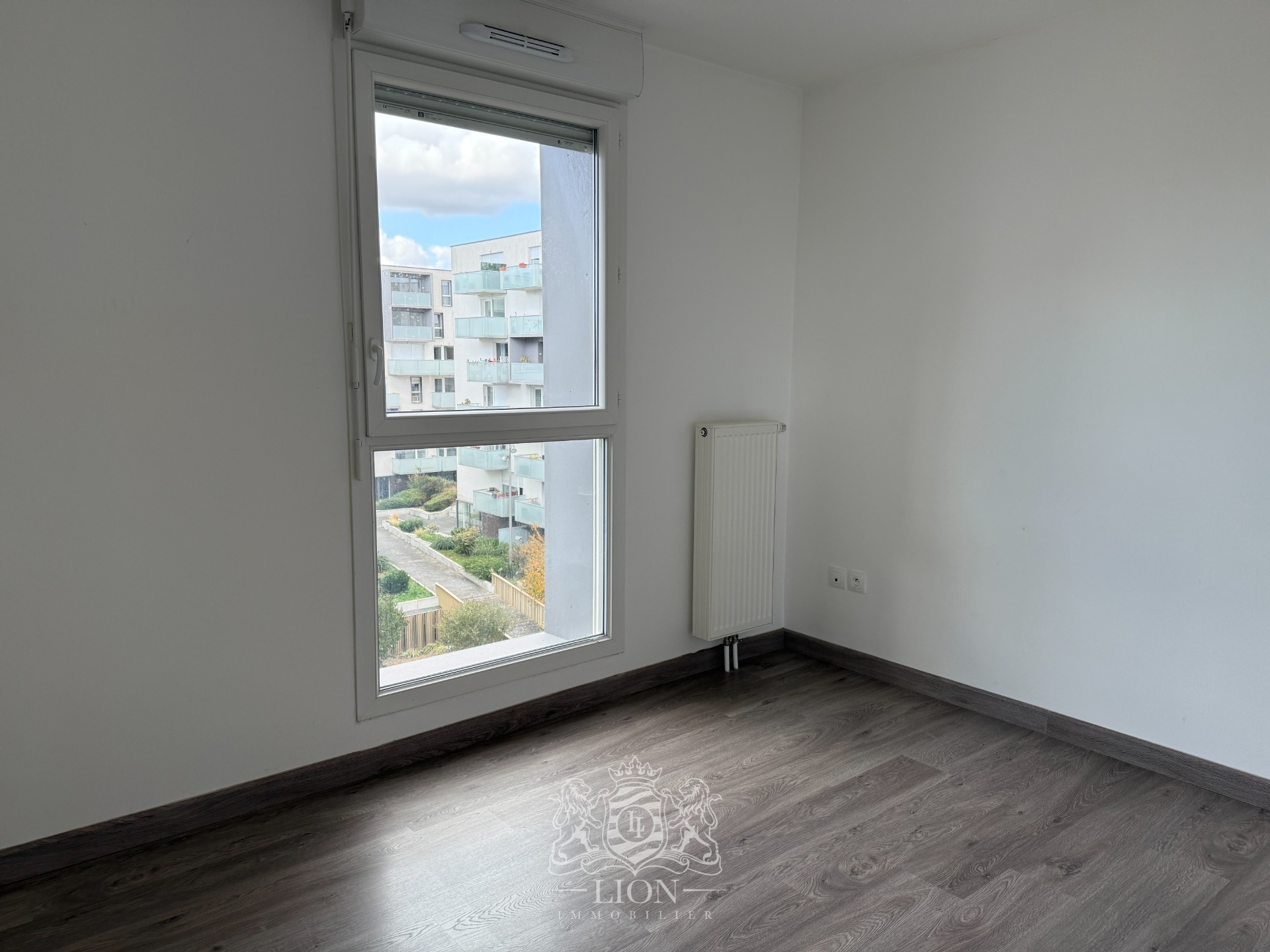 Appartement de type 4 pmr aux pieds du metro st philibert Photo 4 - Le Lion Immobilier