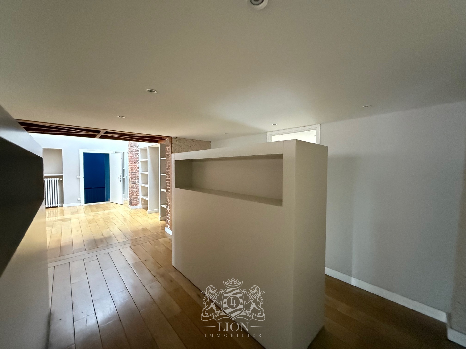 Aqvw vieux lille type 5 en duplex avec parking Photo 9 - Le Lion Immobilier