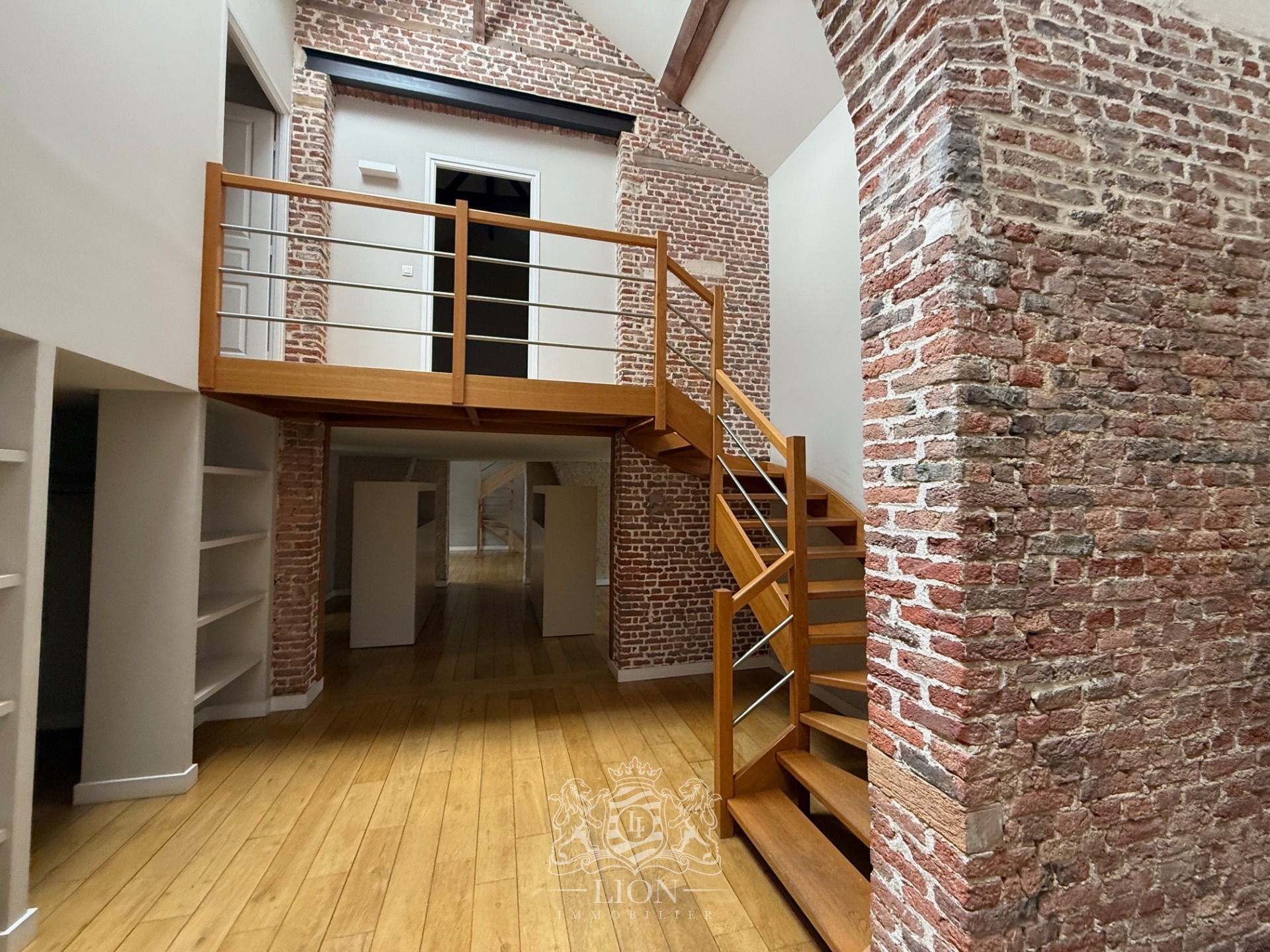 Aqvw vieux lille type 5 en duplex avec parking Photo 12 - Le Lion Immobilier