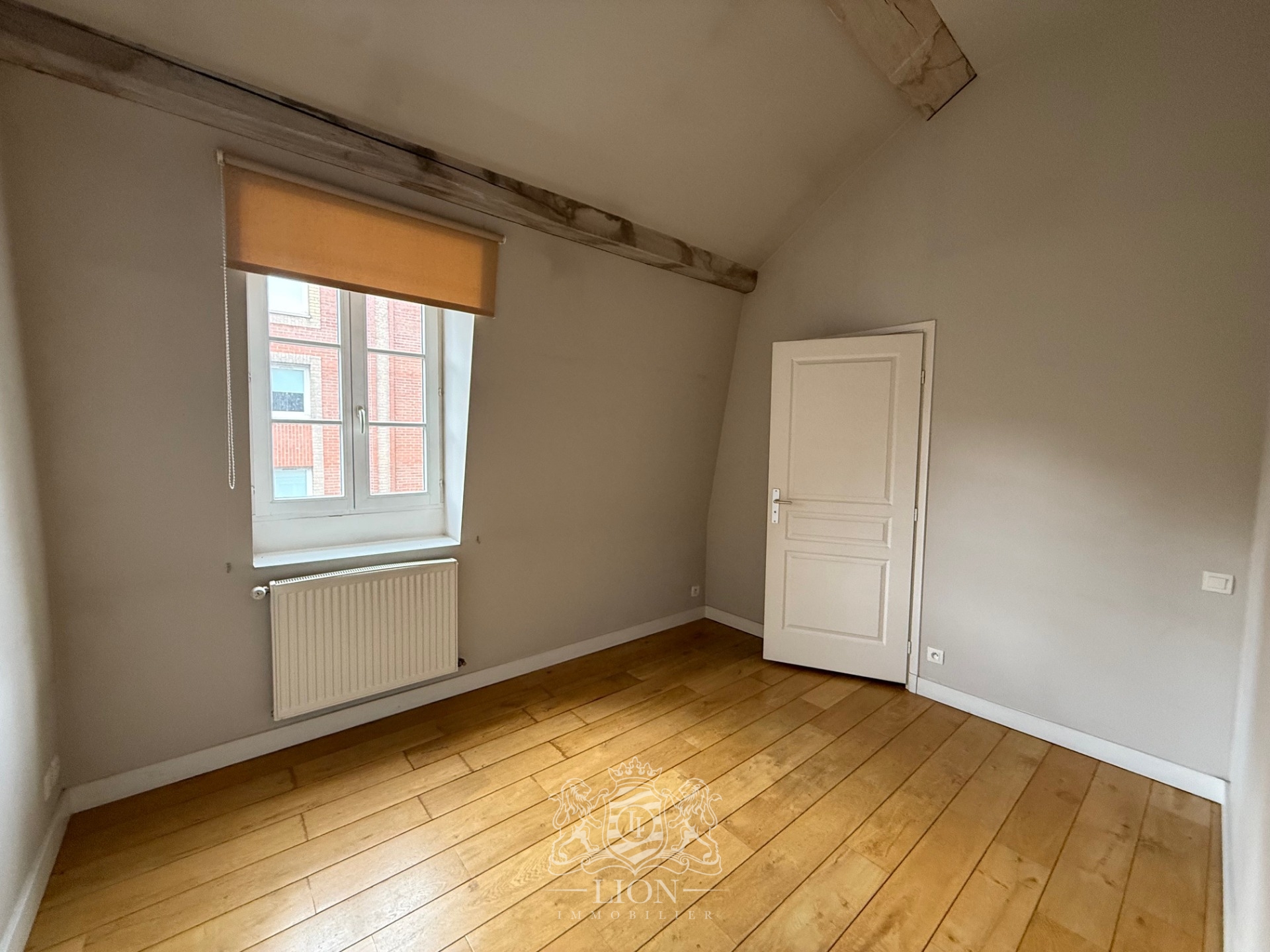 Aqvw vieux lille type 5 en duplex avec parking Photo 13 - Le Lion Immobilier