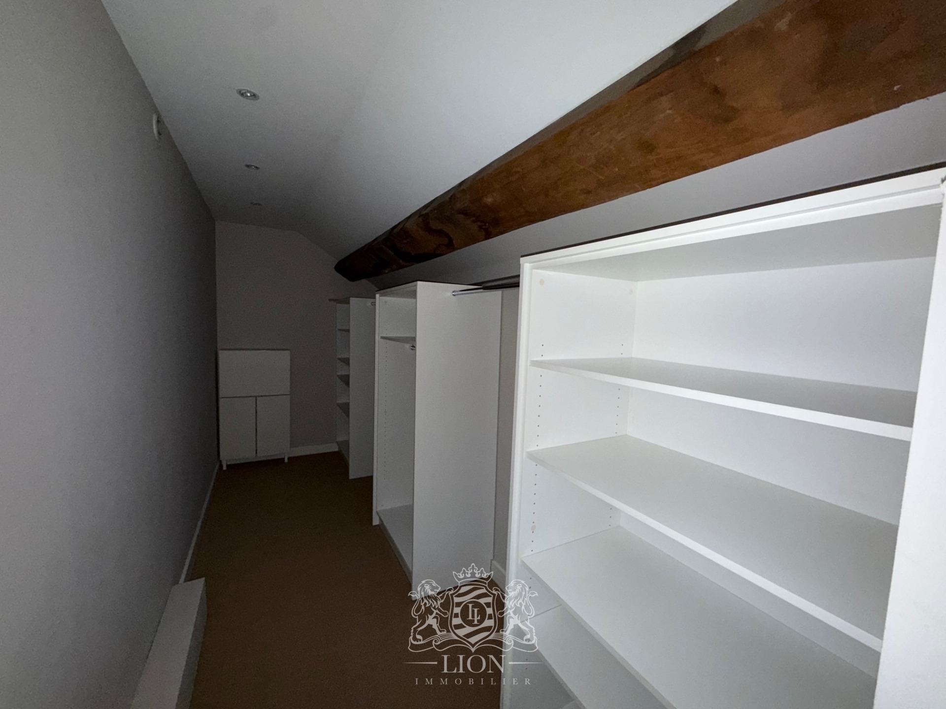 Aqvw vieux lille type 5 en duplex avec parking Photo 20 - Le Lion Immobilier