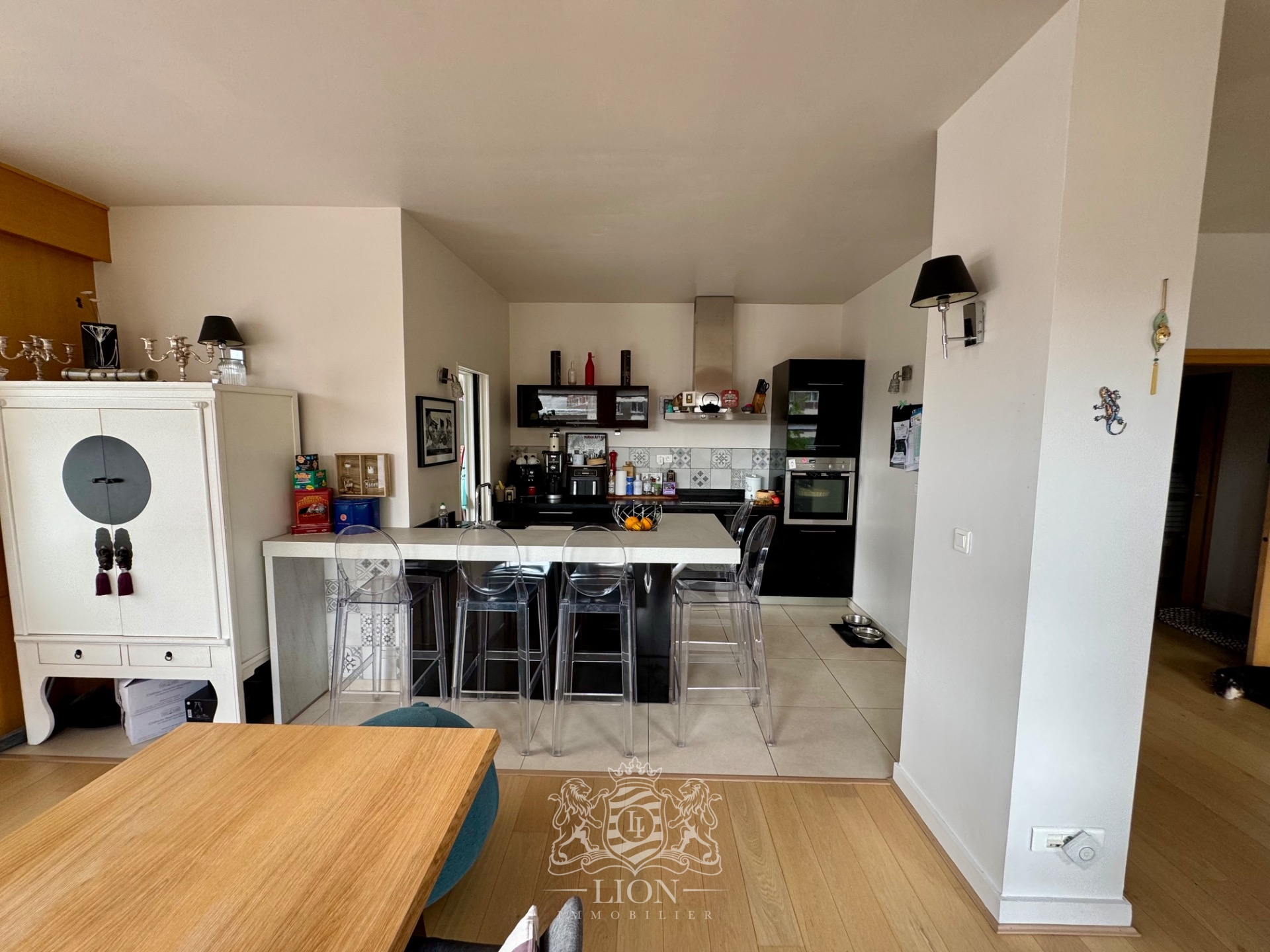 Appartement familial 5 chambres garage Photo 3 - Le Lion Immobilier