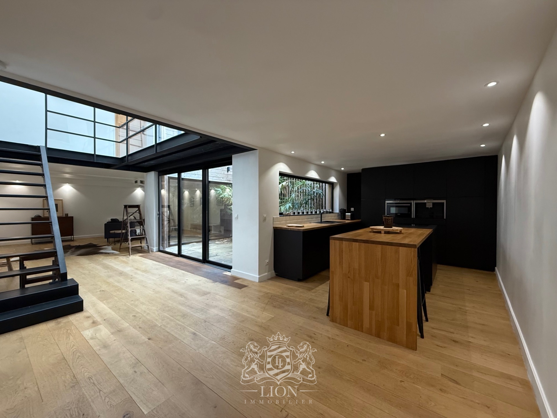 Aqzl croix loft 3 chambres avec cour et garage Photo 2 - Le Lion Immobilier Aqzl croix loft 3 chambres avec cour et garage Photo 2 - Le Lion Immobilier