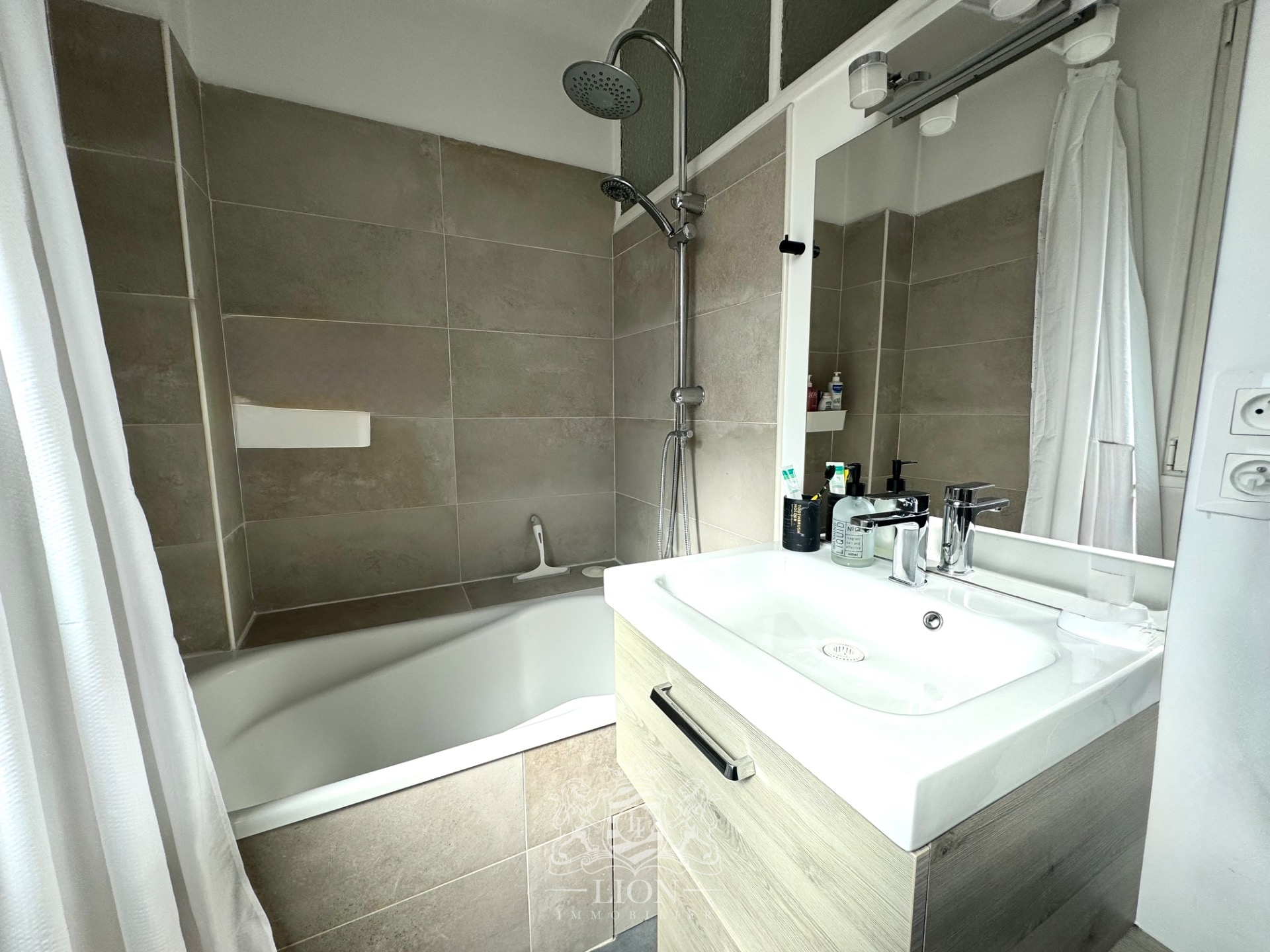 Maison renovee lumineuse avec exterieur et garage Photo 6 - Le Lion Immobilier