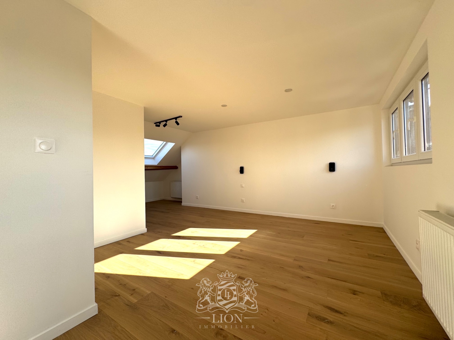 Off market maison bel etage 1930 renovee quartier mairie Photo 8 - Le Lion Immobilier