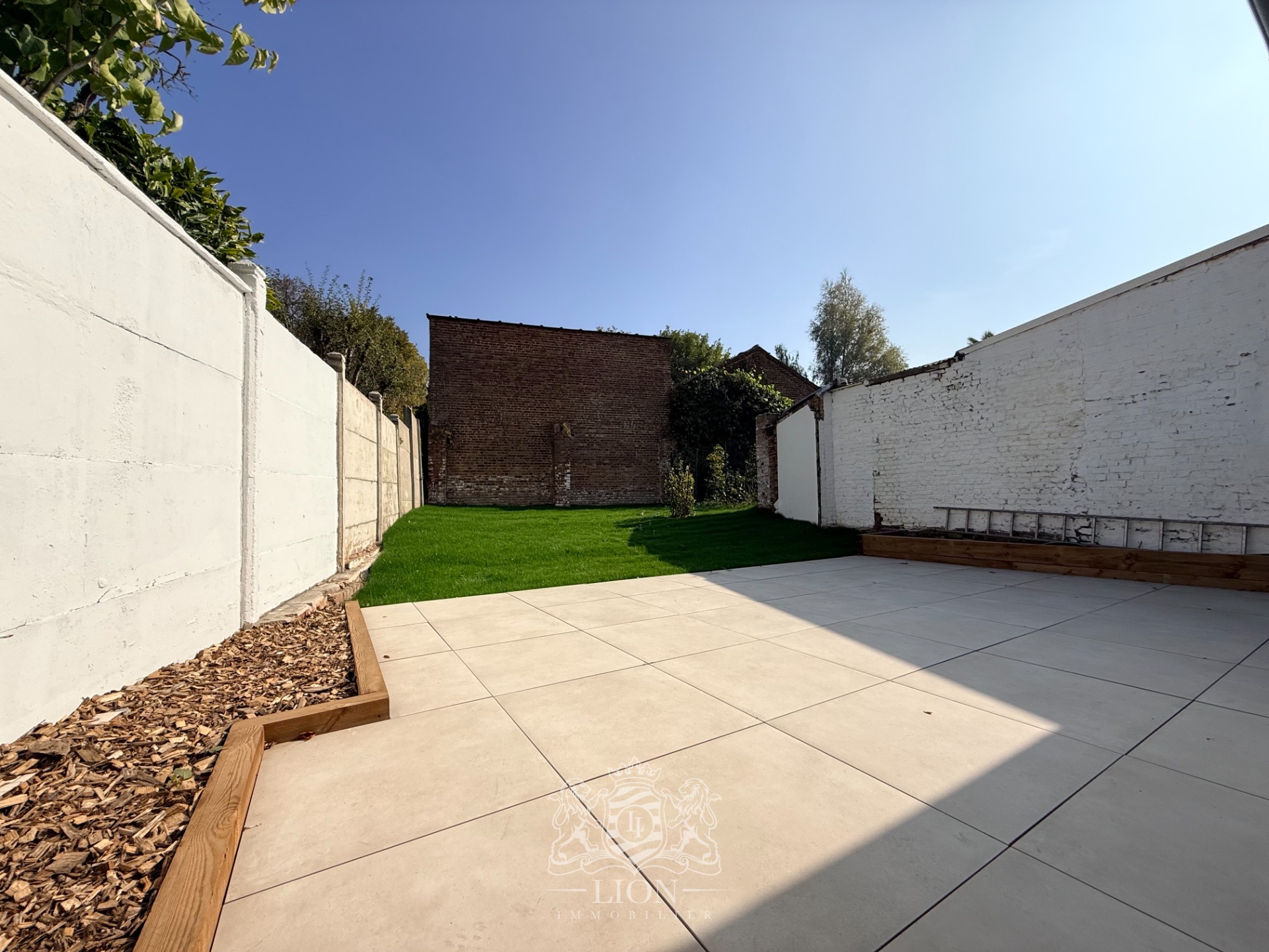 Large maison idealement situee entre mairie et hippodrome Photo 2 - Le Lion Immobilier Large maison idealement situee entre mairie et hippodrome Photo 2 - Le Lion Immobilier