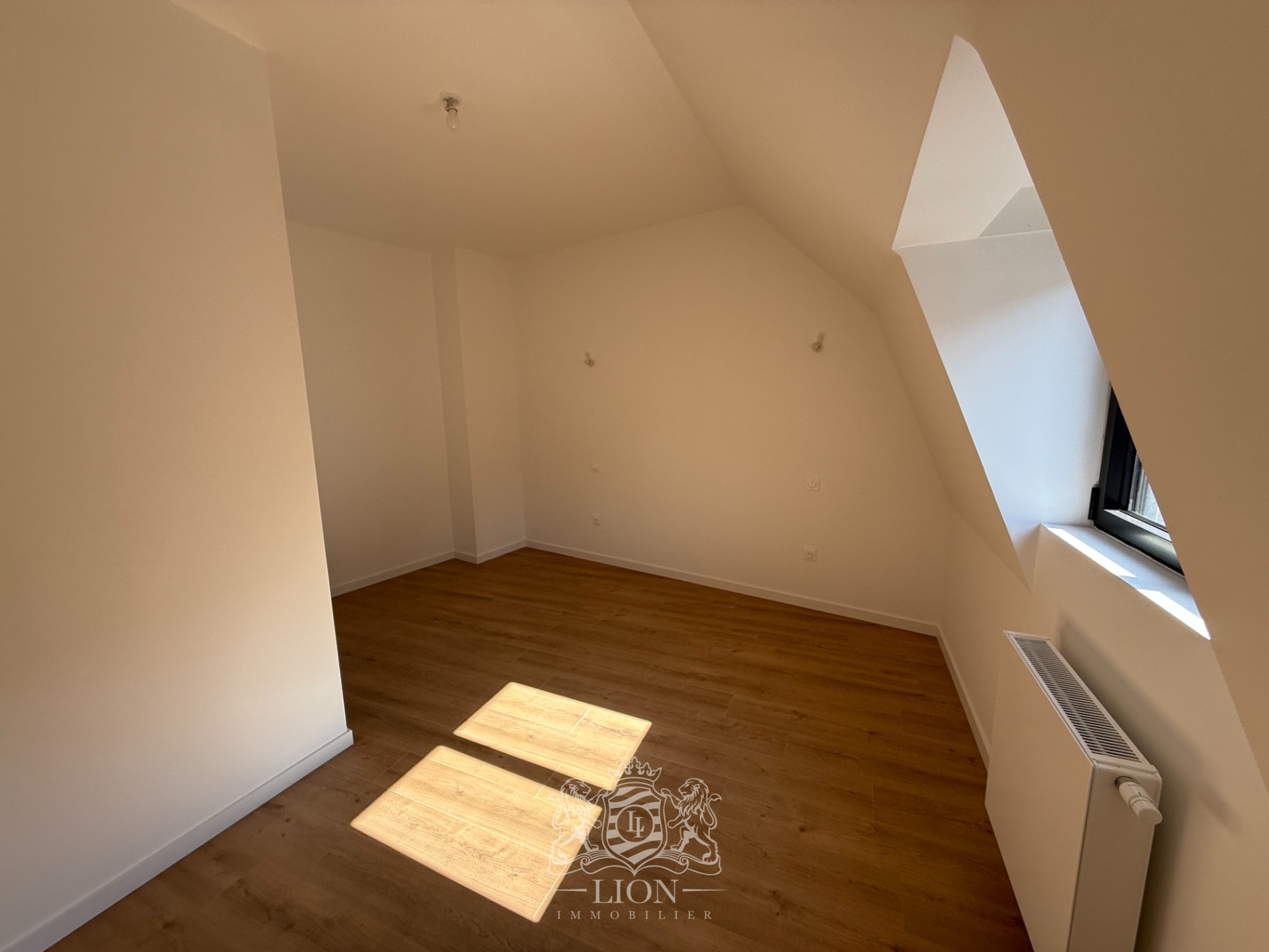 Large maison idealement situee entre mairie et hippodrome Photo 5 - Le Lion Immobilier Large maison idealement situee entre mairie et hippodrome Photo 5 - Le Lion Immobilier