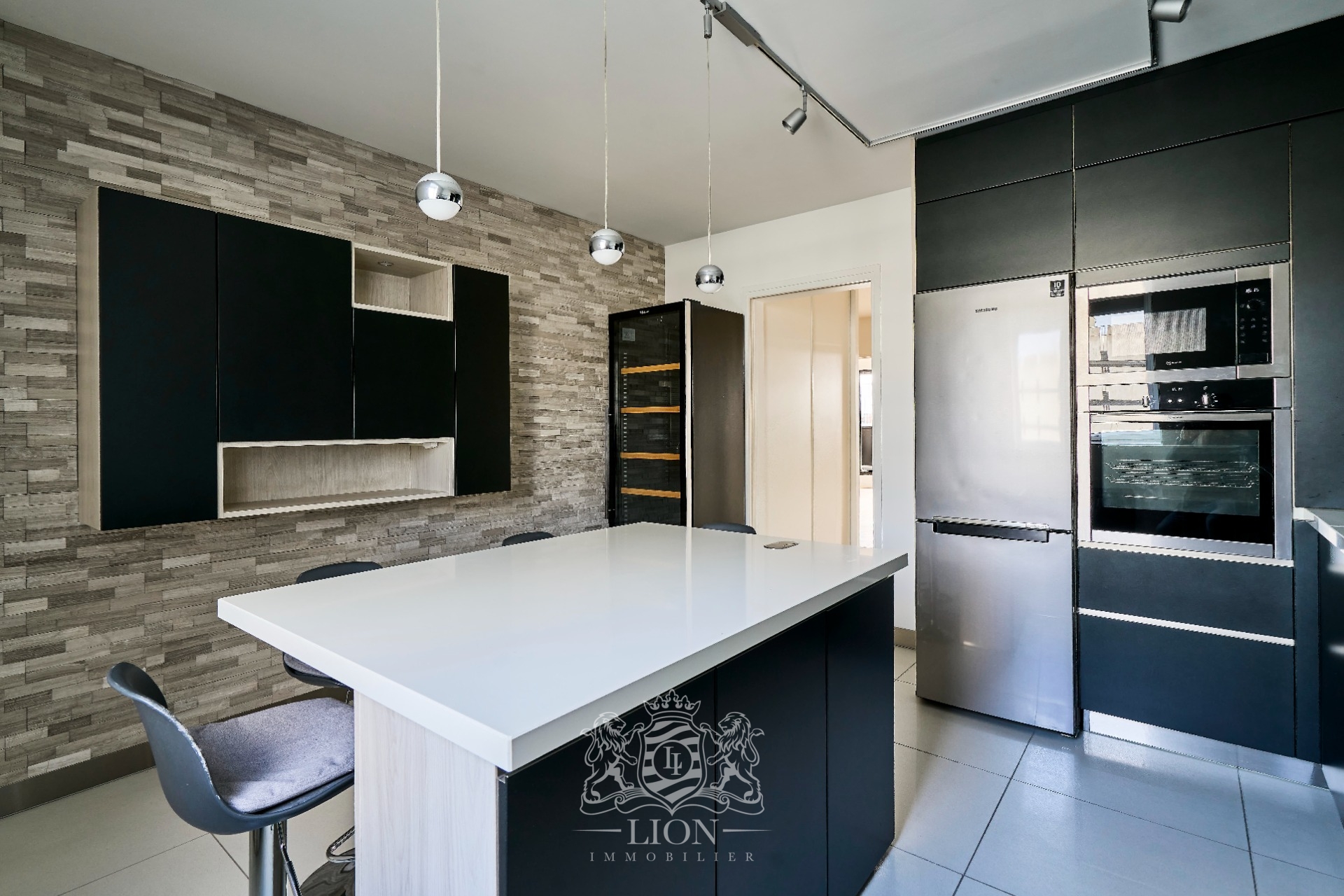 Duplex hyper centre dernier etage balcons et parking Photo 5 - Le Lion Immobilier