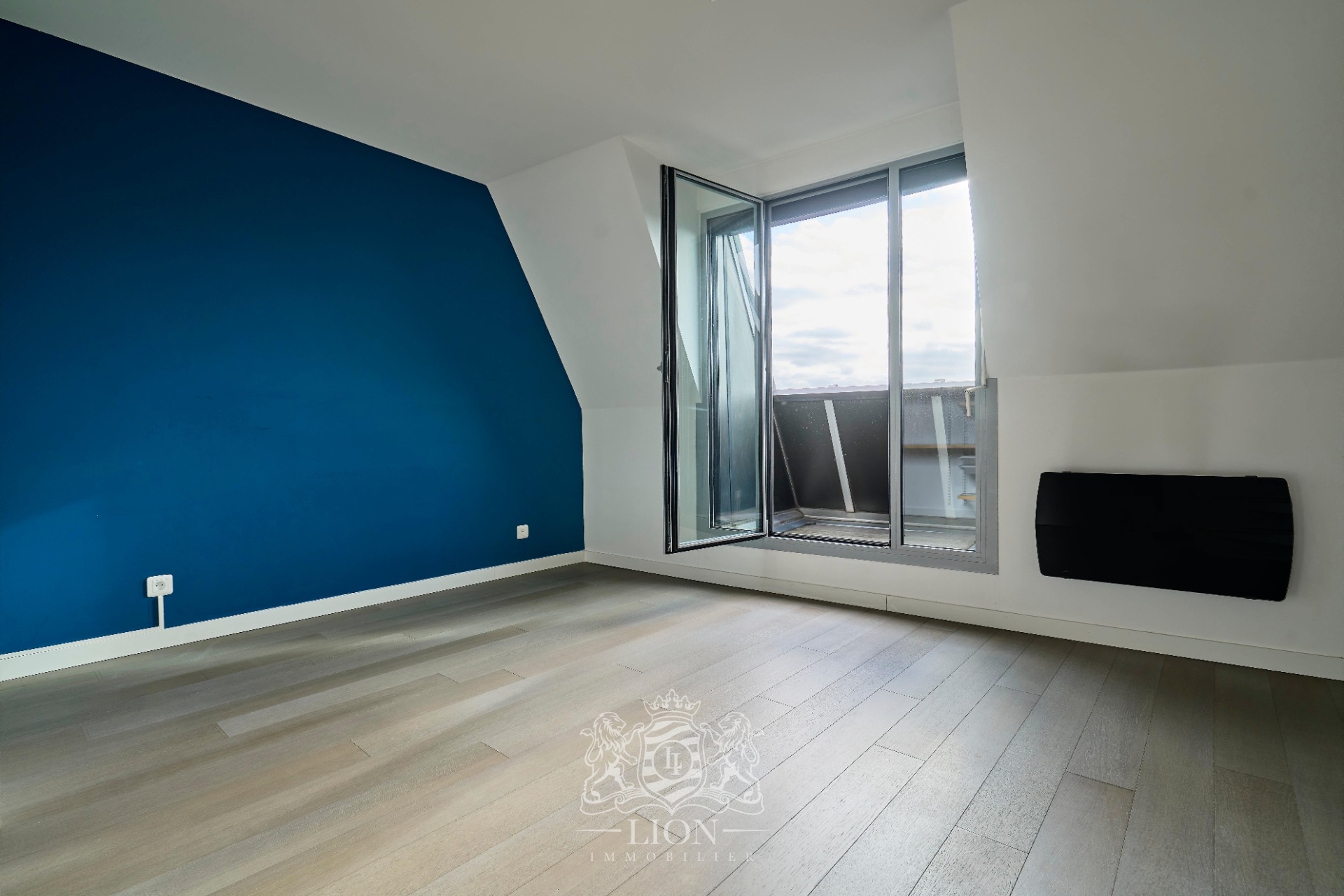 Duplex hyper centre dernier etage balcons et parking Photo 8 - Le Lion Immobilier Duplex hyper centre dernier etage balcons et parking Photo 8 - Le Lion Immobilier