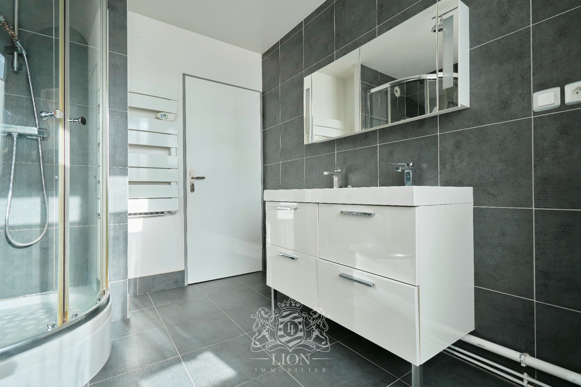 Duplex hyper centre dernier etage balcons et parking Photo 11 - Le Lion Immobilier Duplex hyper centre dernier etage balcons et parking Photo 11 - Le Lion Immobilier