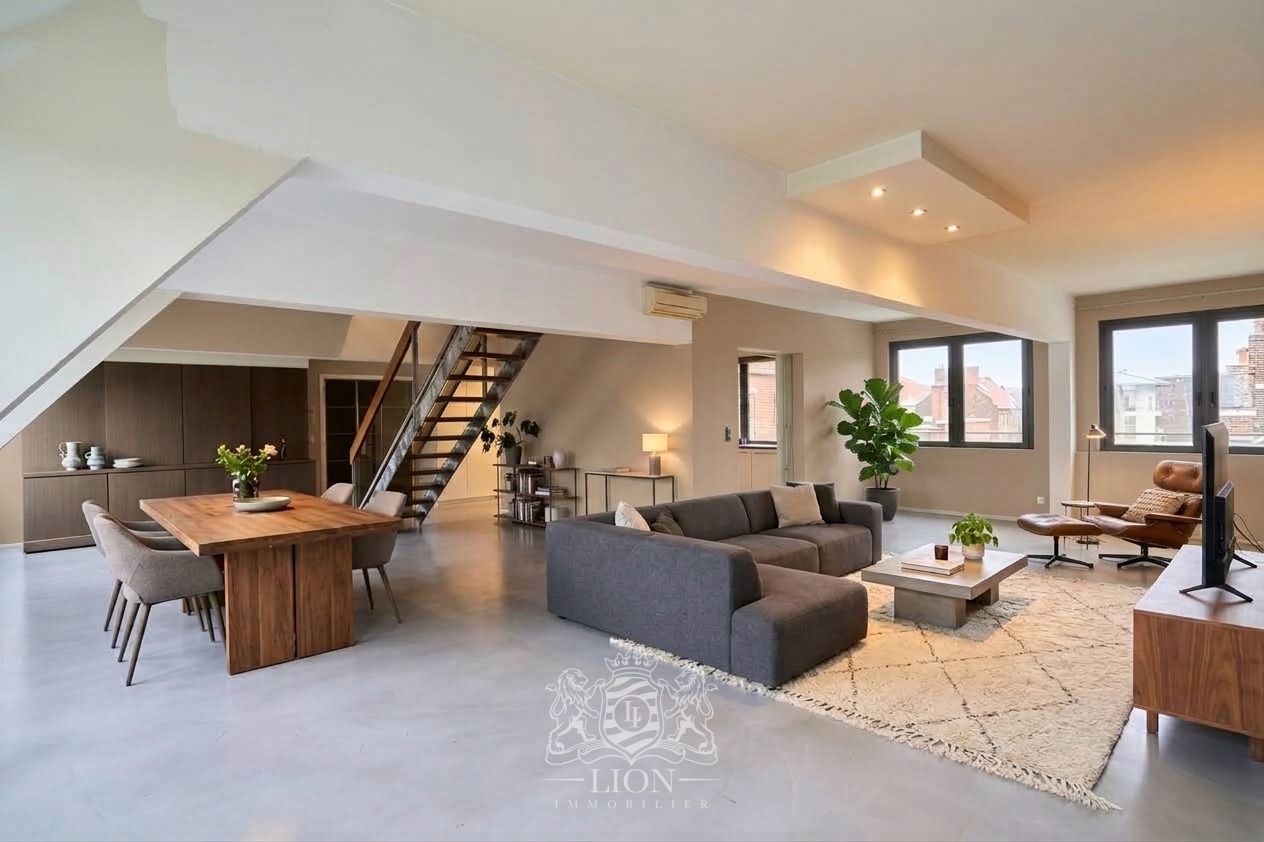 Rare duplex au dernier etage vieux lille Photo 1 - Le Lion Immobilier Rare duplex au dernier etage vieux lille Photo 1 - Le Lion Immobilier