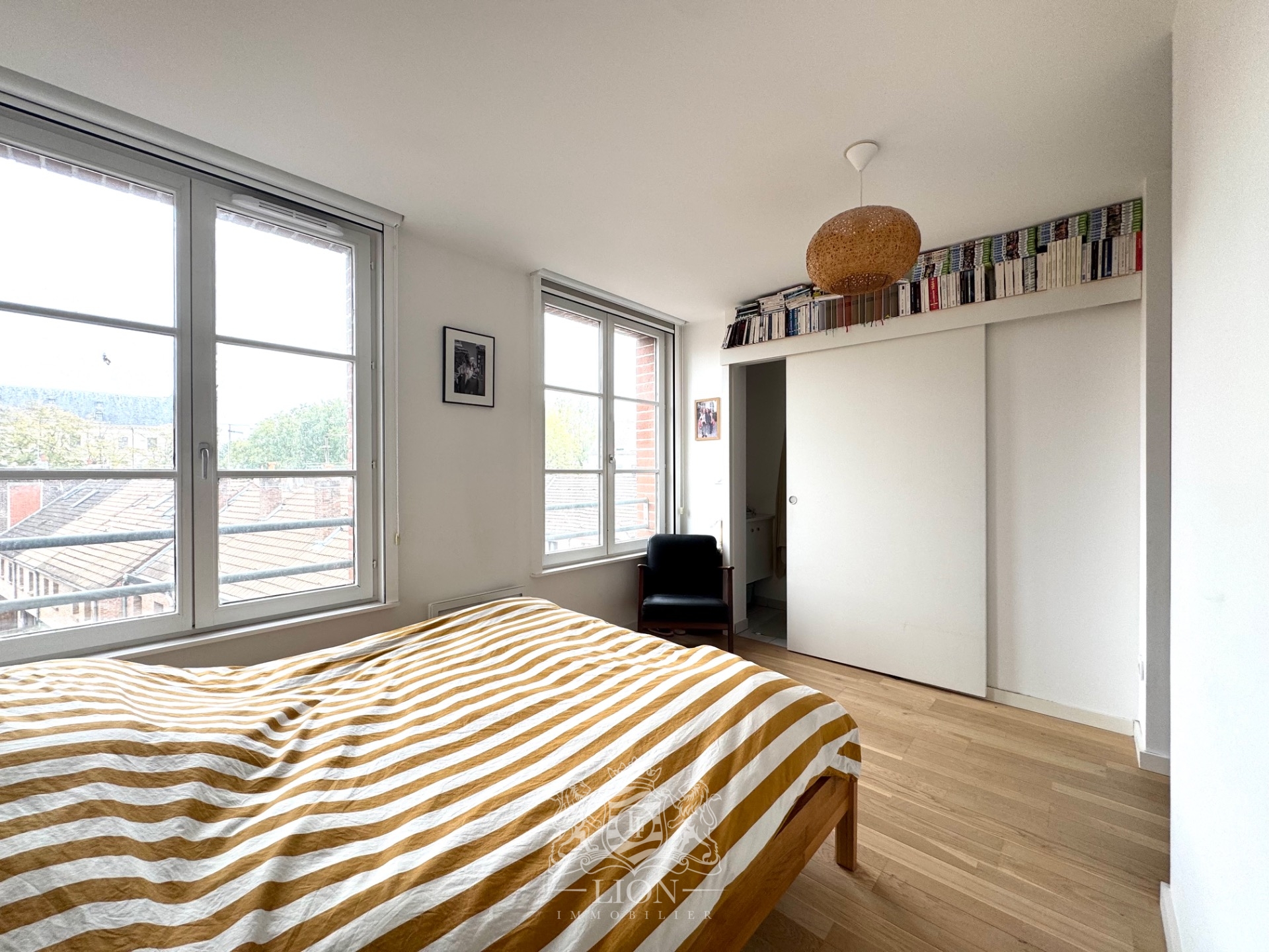 Vieux lille t4 avec parking Photo 3 - Le Lion Immobilier Vieux lille t4 avec parking Photo 3 - Le Lion Immobilier