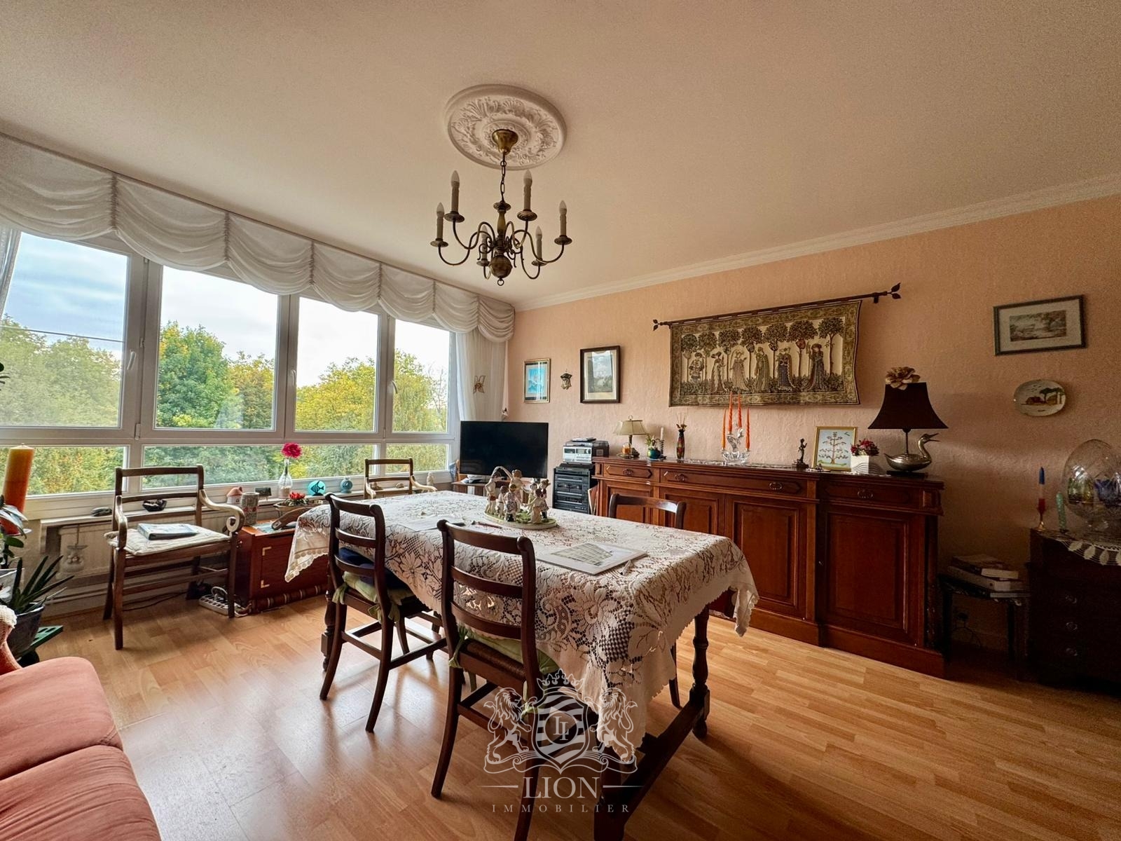 T4 vue sur la citadelle garage Photo 3 - Le Lion Immobilier T4 vue sur la citadelle garage Photo 3 - Le Lion Immobilier