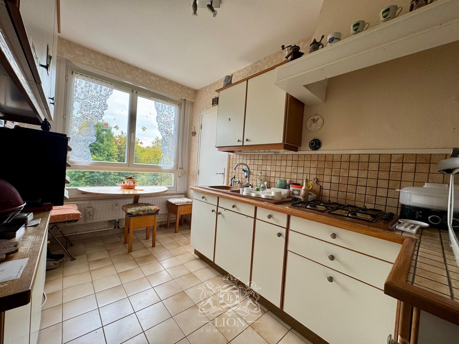 T4 vue sur la citadelle garage Photo 5 - Le Lion Immobilier T4 vue sur la citadelle garage Photo 5 - Le Lion Immobilier