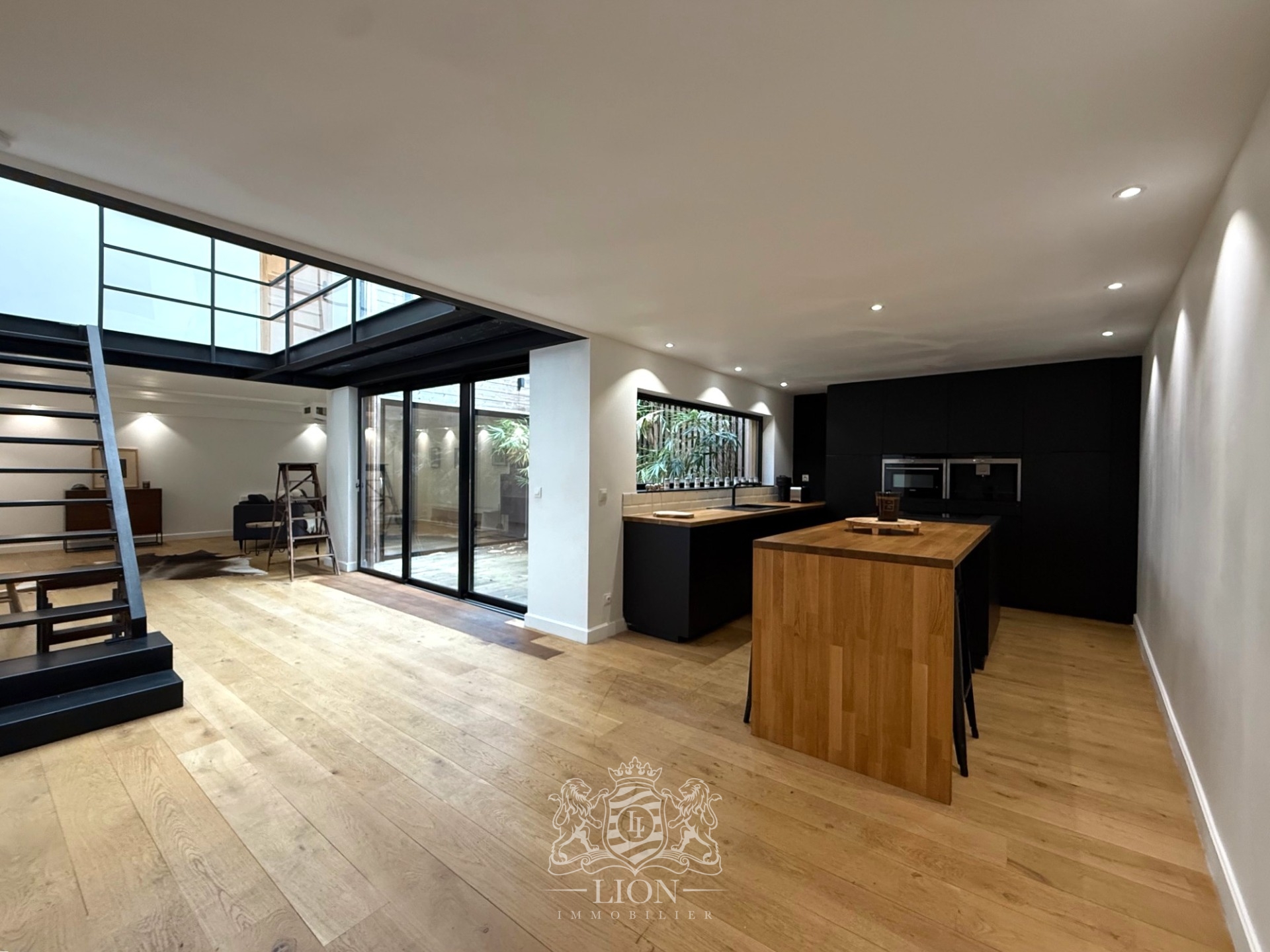 Croix loft 3 chambres avec cour et garage Photo 1 - Le Lion Immobilier Croix loft 3 chambres avec cour et garage Photo 1 - Le Lion Immobilier