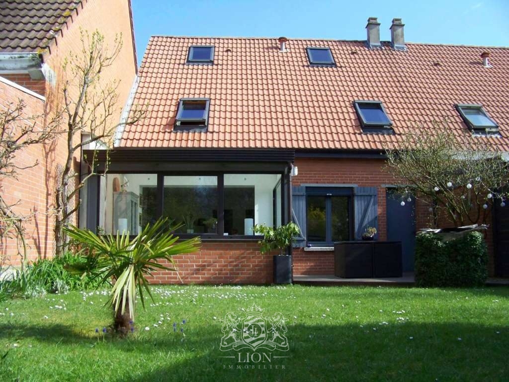 Coquette maison semi individuelle 4 chambres Photo 1 - Le Lion Immobilier Coquette maison semi individuelle 4 chambres Photo 1 - Le Lion Immobilier